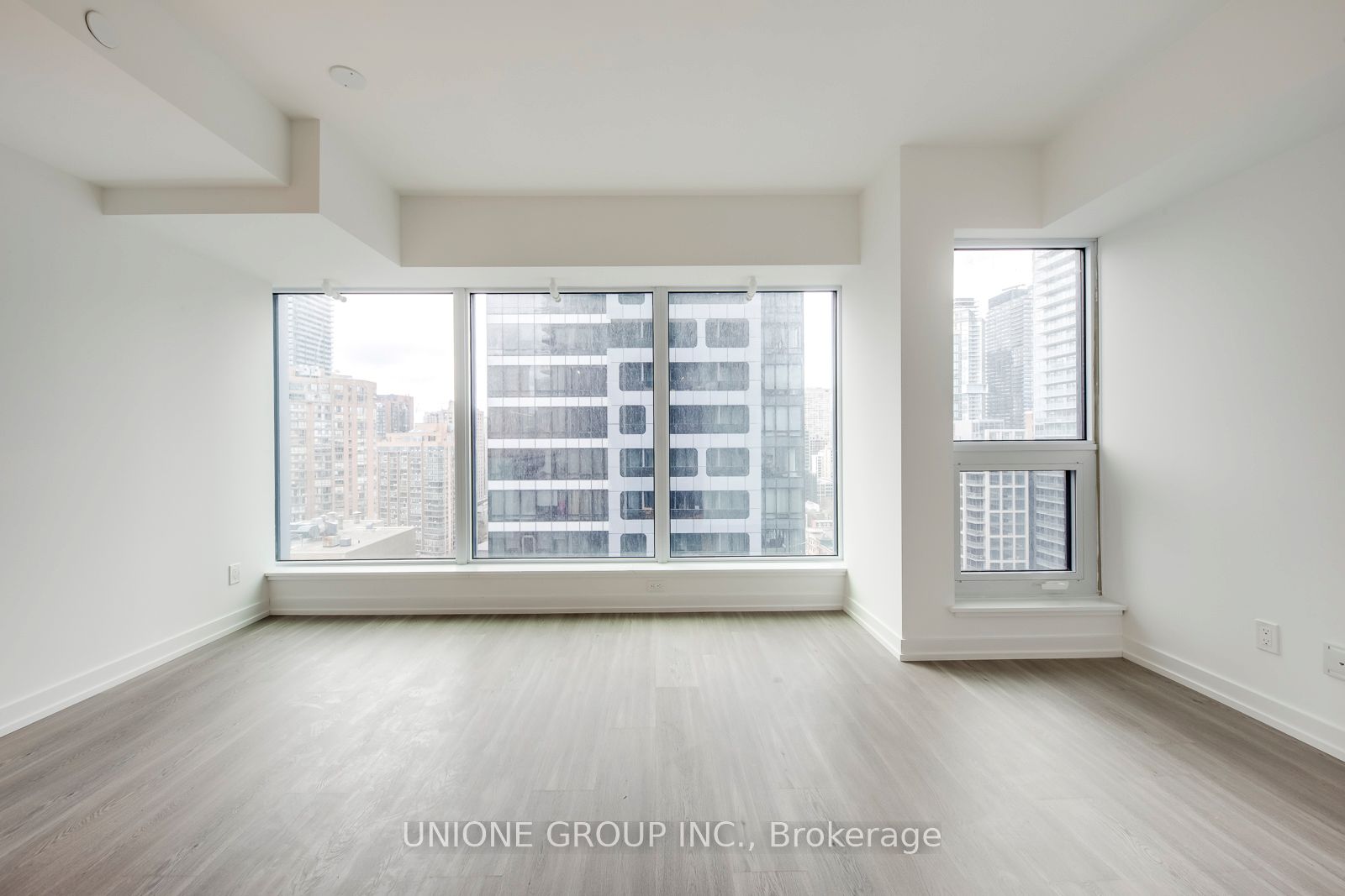 8 Wellesley Street W 2506 Property Photo 10