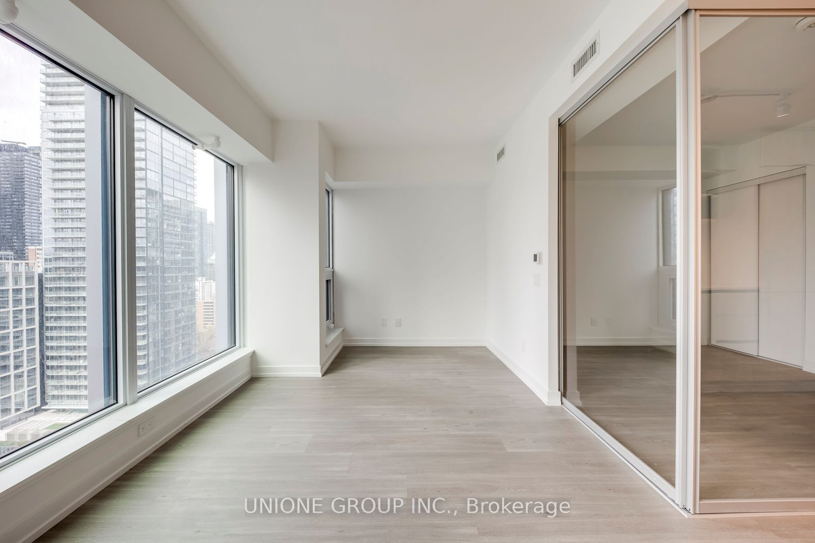 8 Wellesley Street W 2506 Property Photo 12