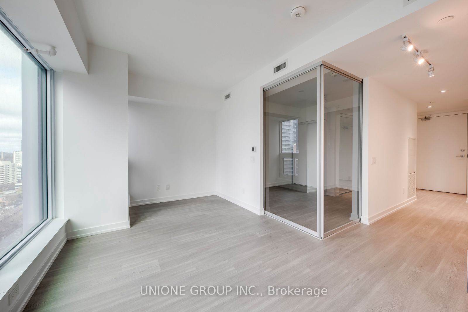 8 Wellesley Street W 2506 Property Photo 14