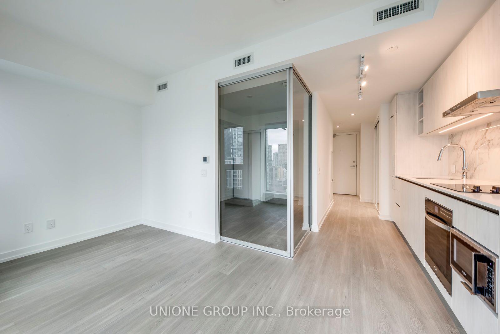 8 Wellesley Street W 2506 Property Photo 15