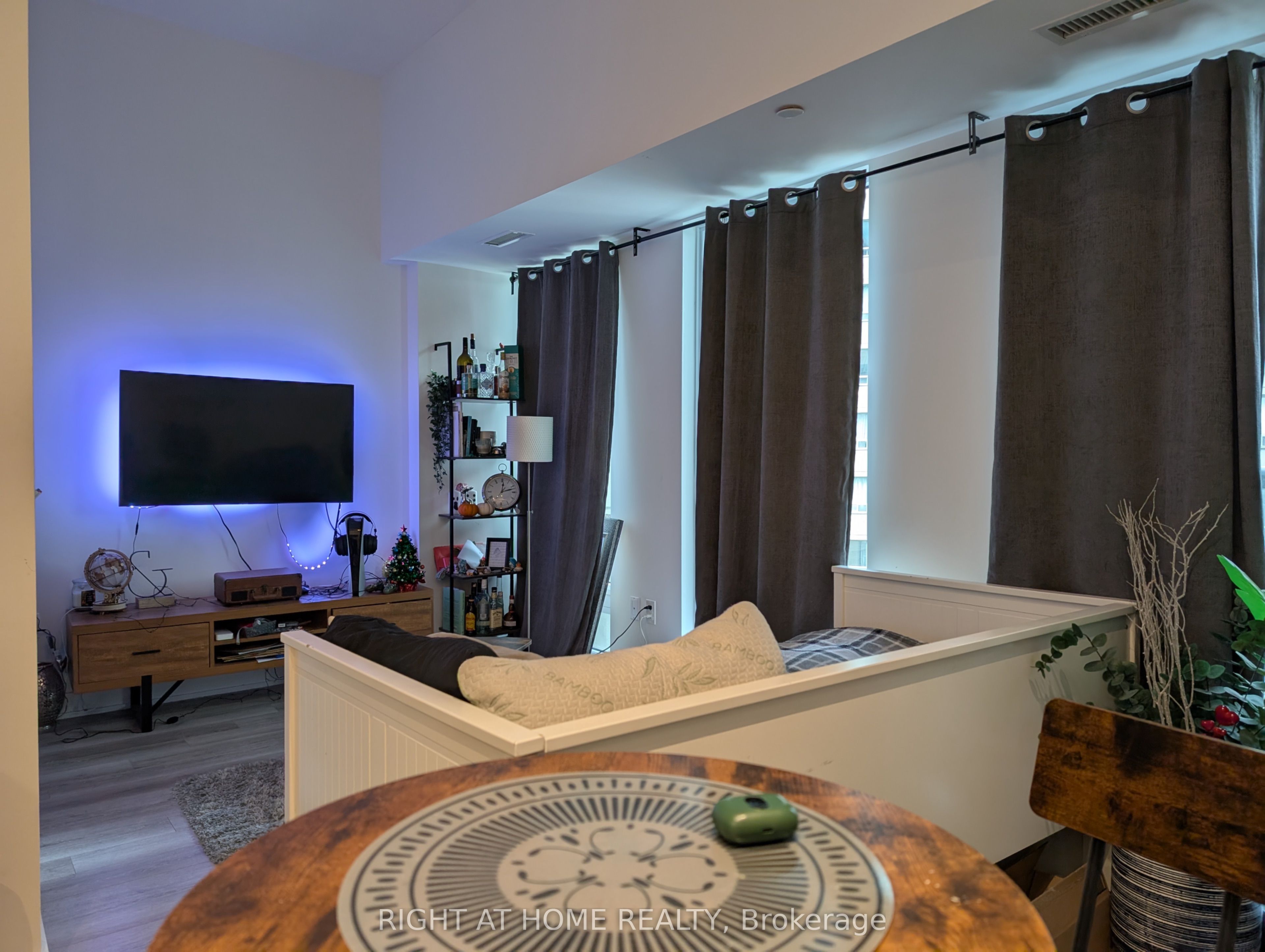 121 St. Patrick Street 614 Property Photo 5