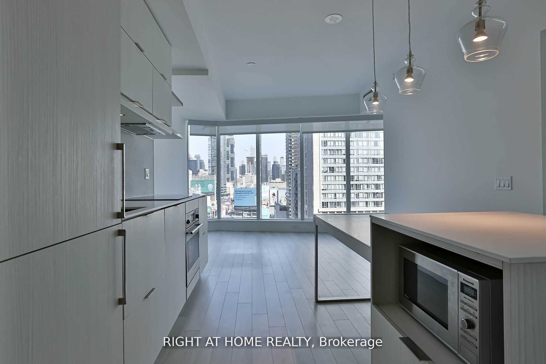 197 Yonge Street 5614 Property Photo 9
