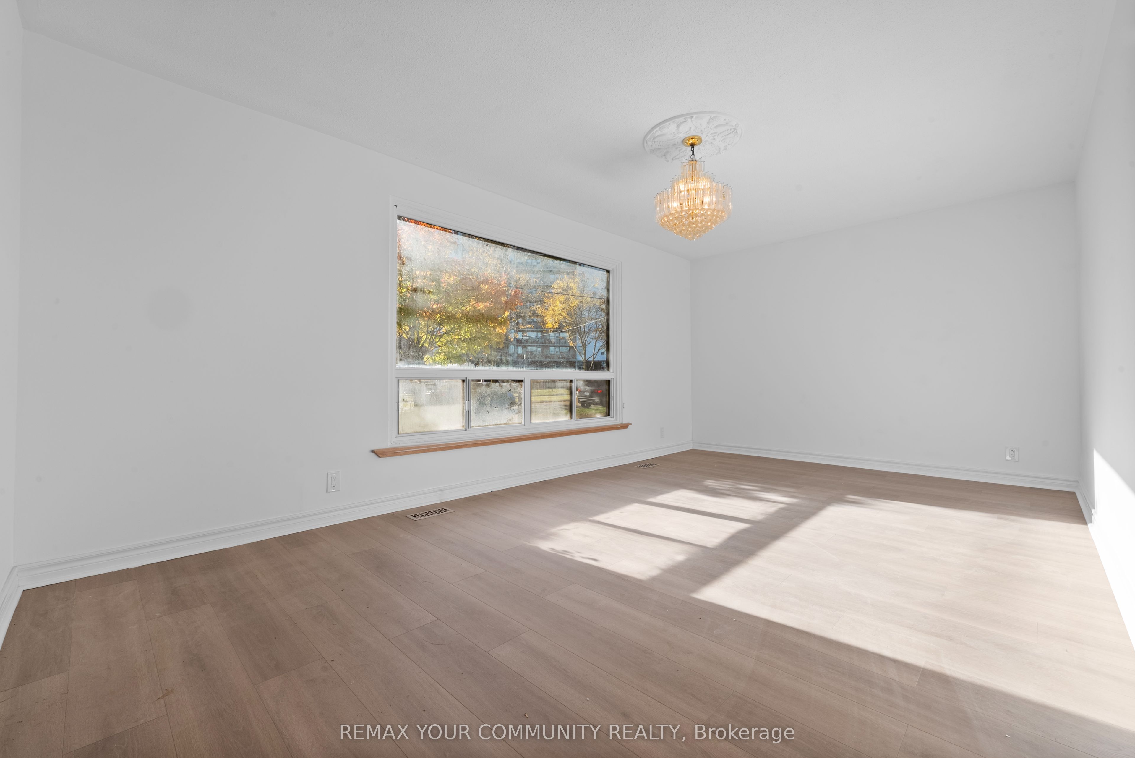 2 Lisburn Crescent Property Photo 5