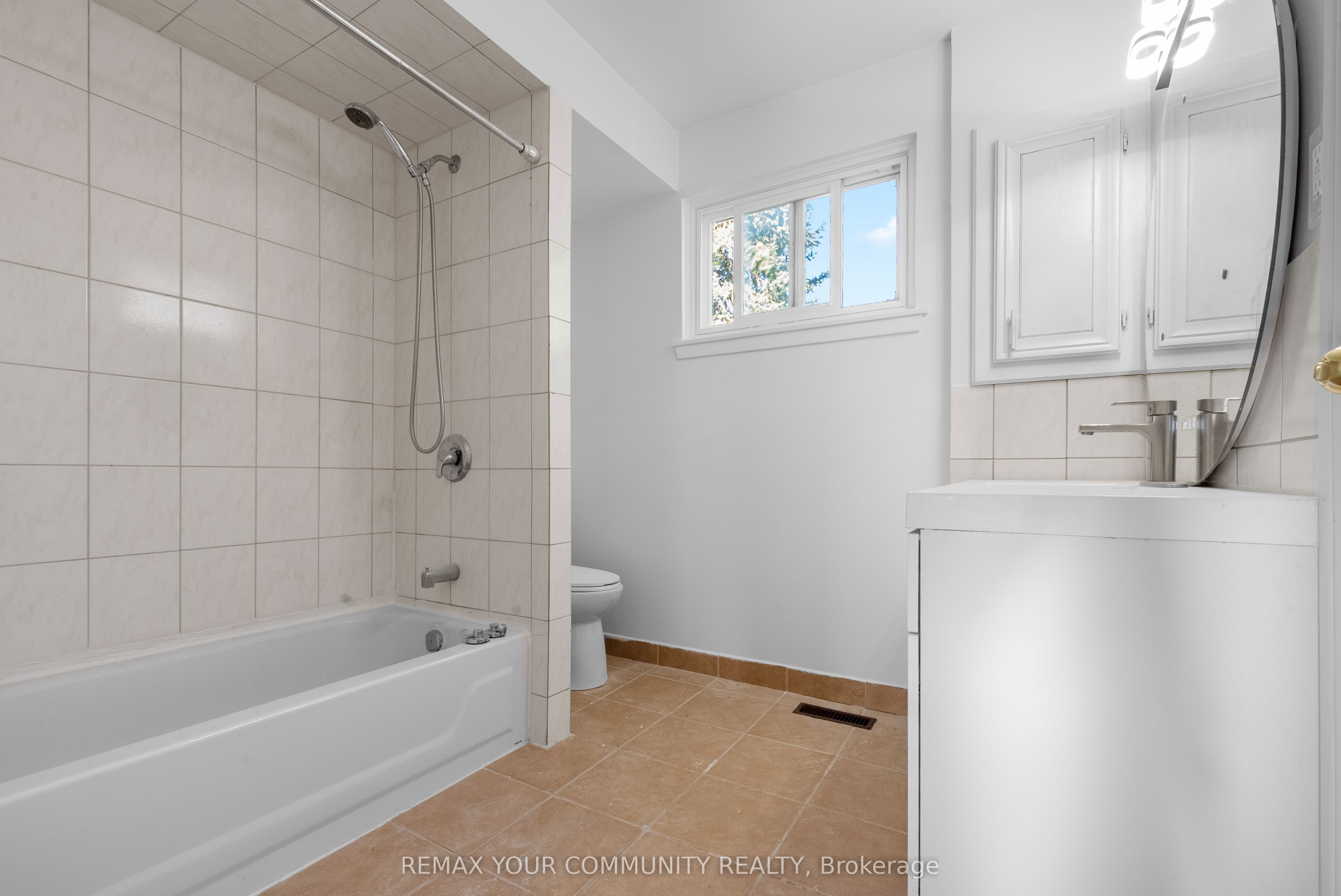 2 Lisburn Crescent Property Photo 15