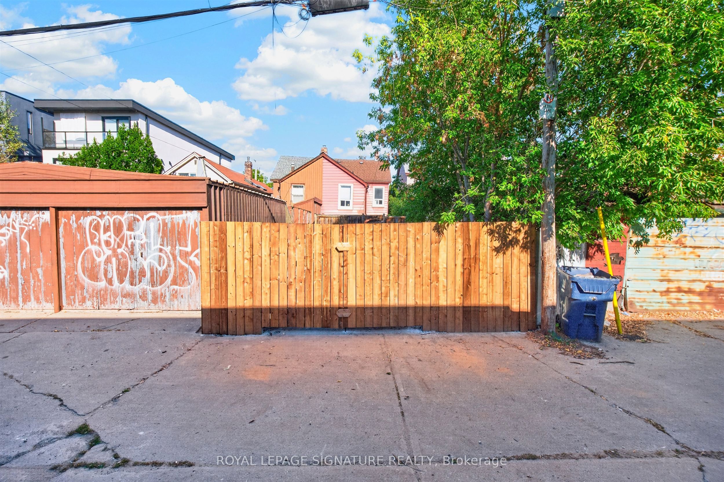 212 Lippincott Street Property Photo 23