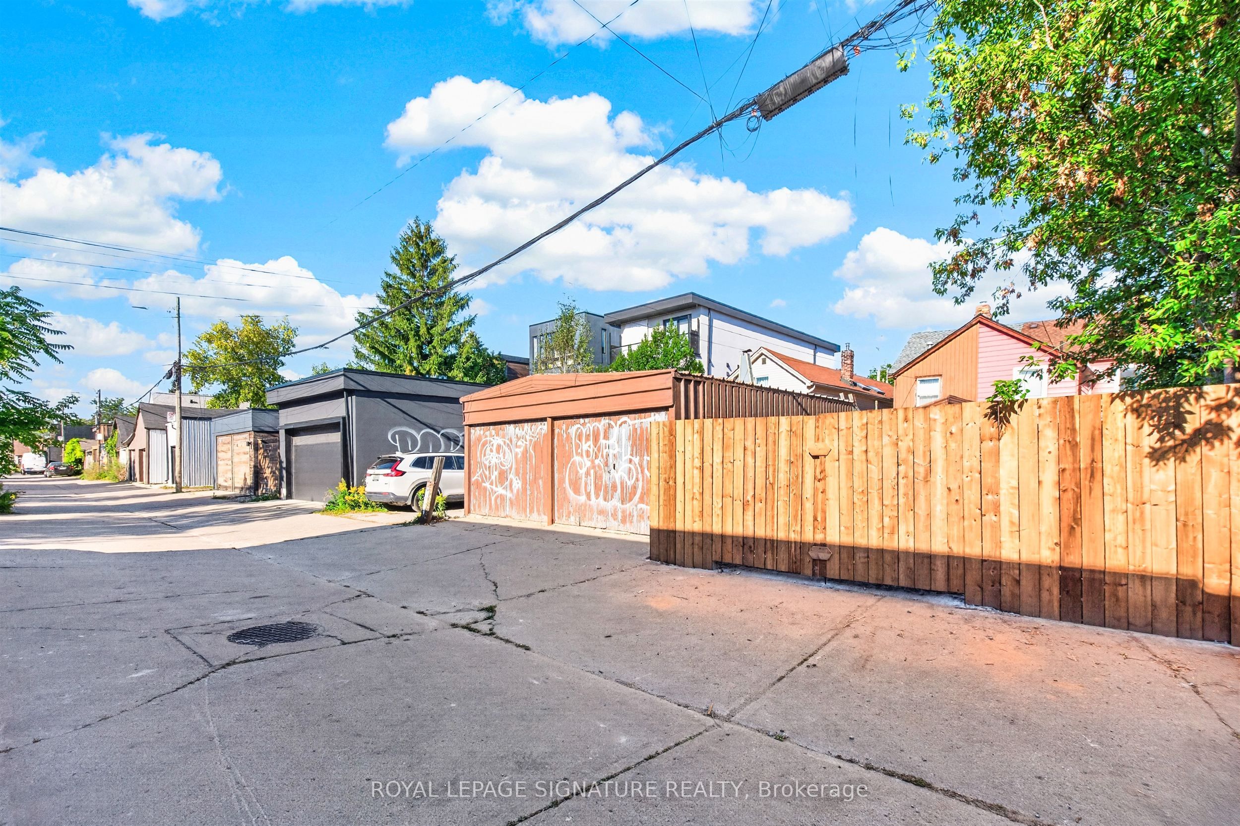 212 Lippincott Street Property Photo 25
