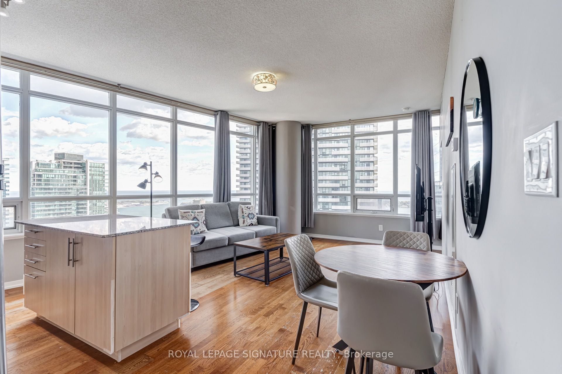 65 Bremner Boulevard 4310 Property Photo 5