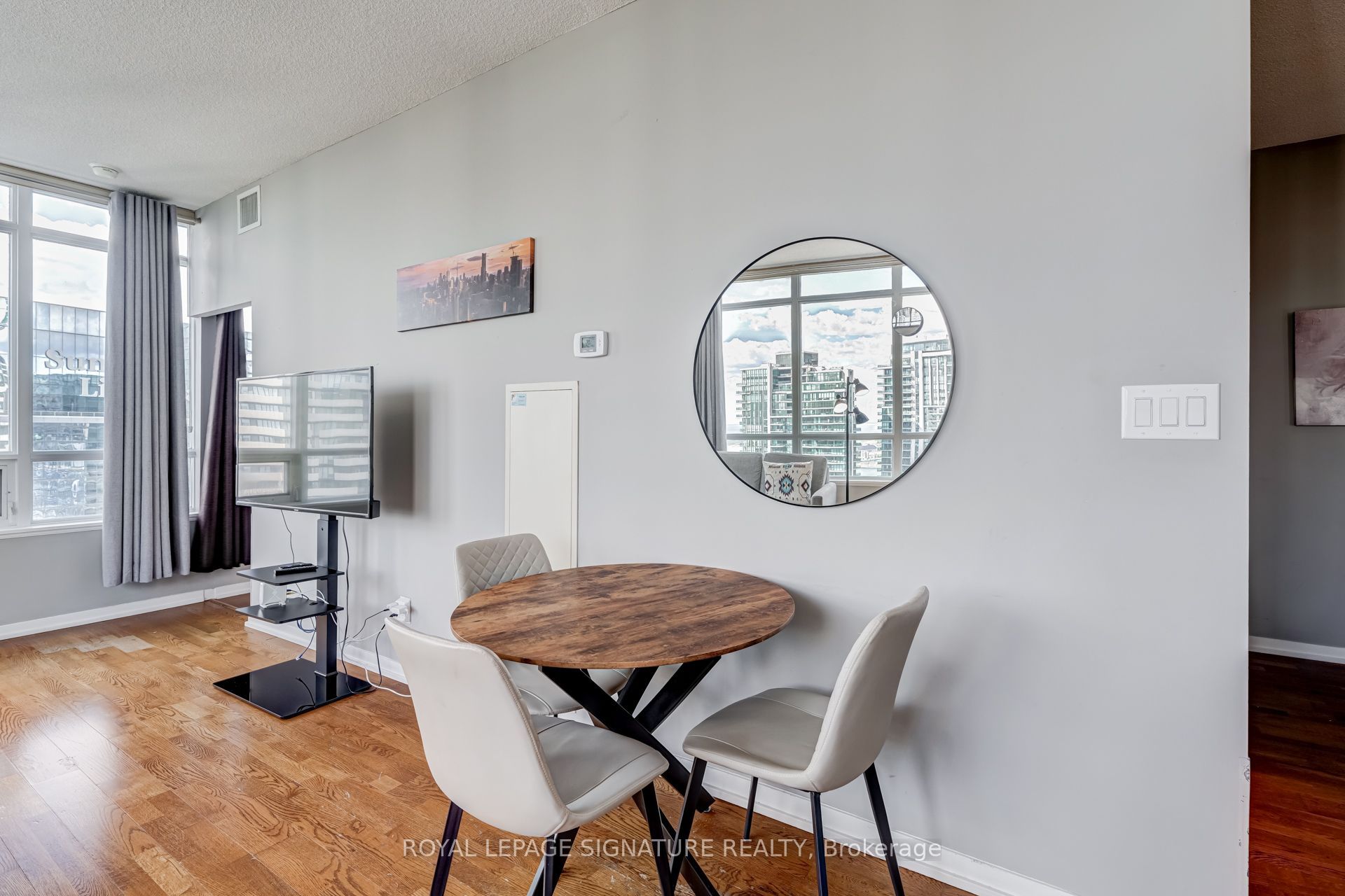65 Bremner Boulevard 4310 Property Photo 8