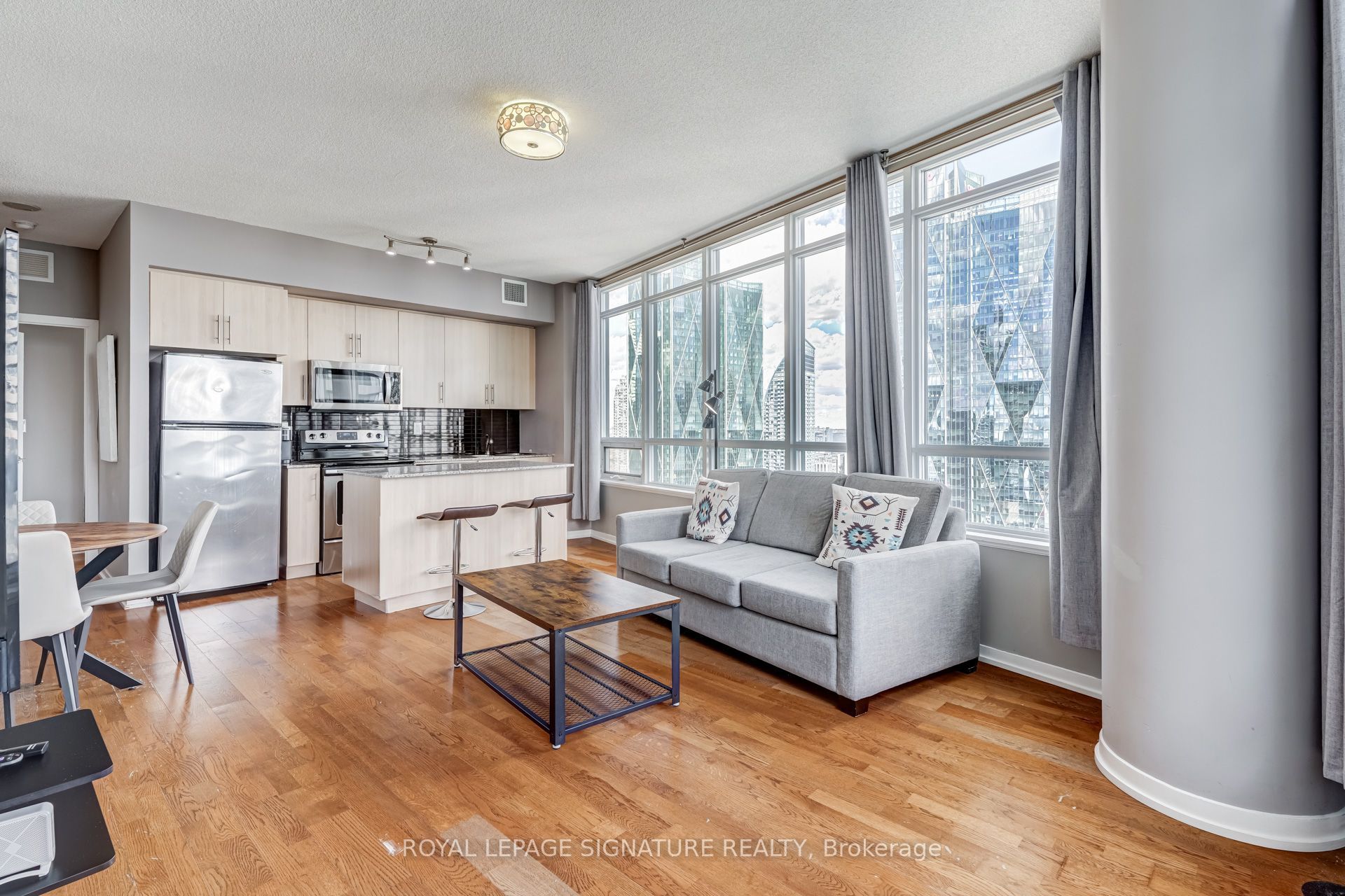 65 Bremner Boulevard 4310 Property Photo 12