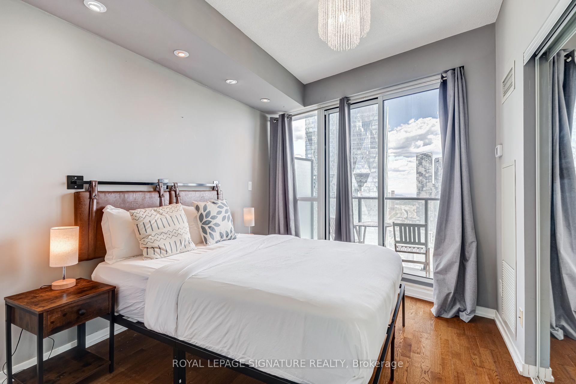 65 Bremner Boulevard 4310 Property Photo 14