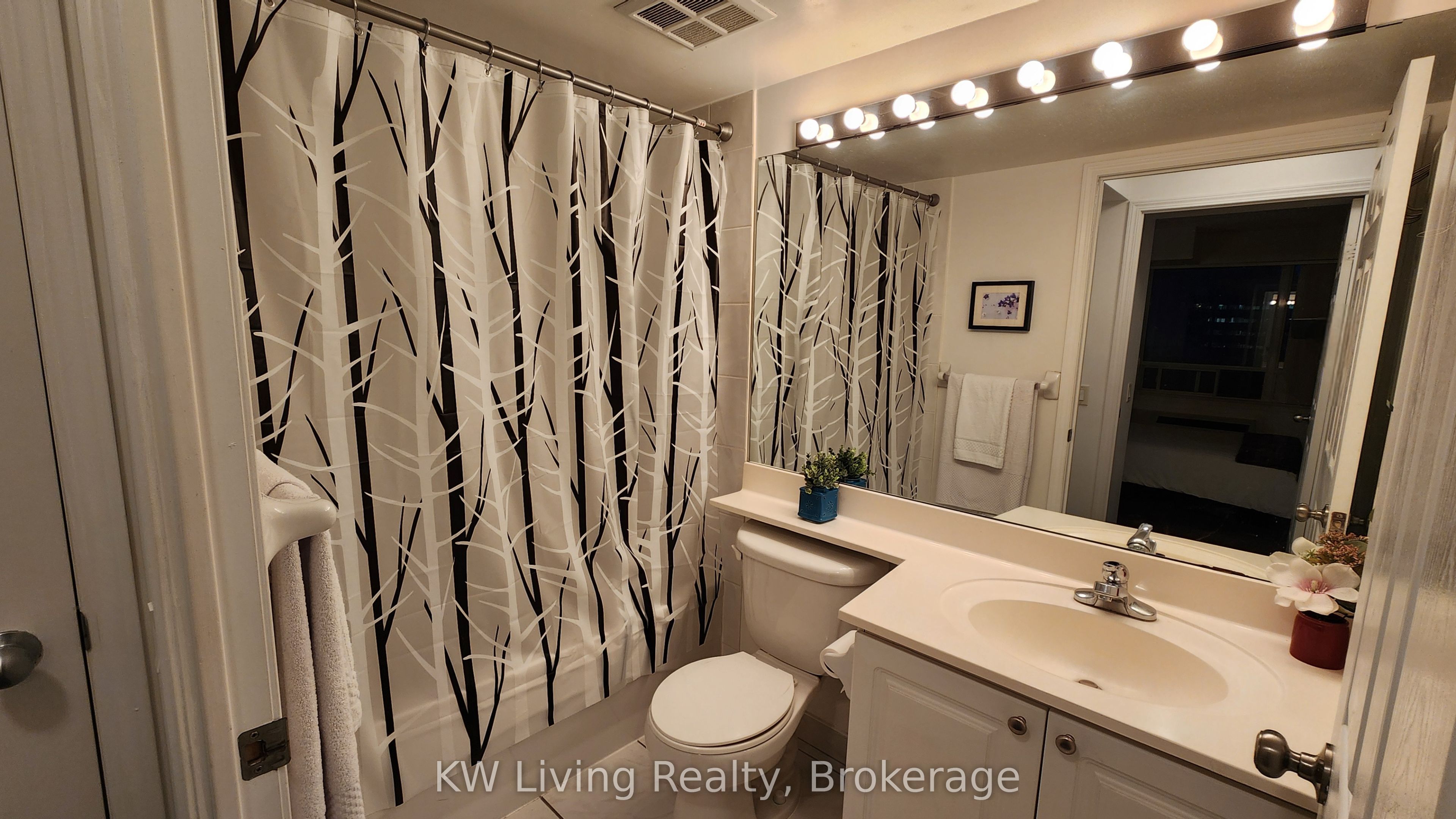 155 Beecroft Road 1601 Property Photo 8