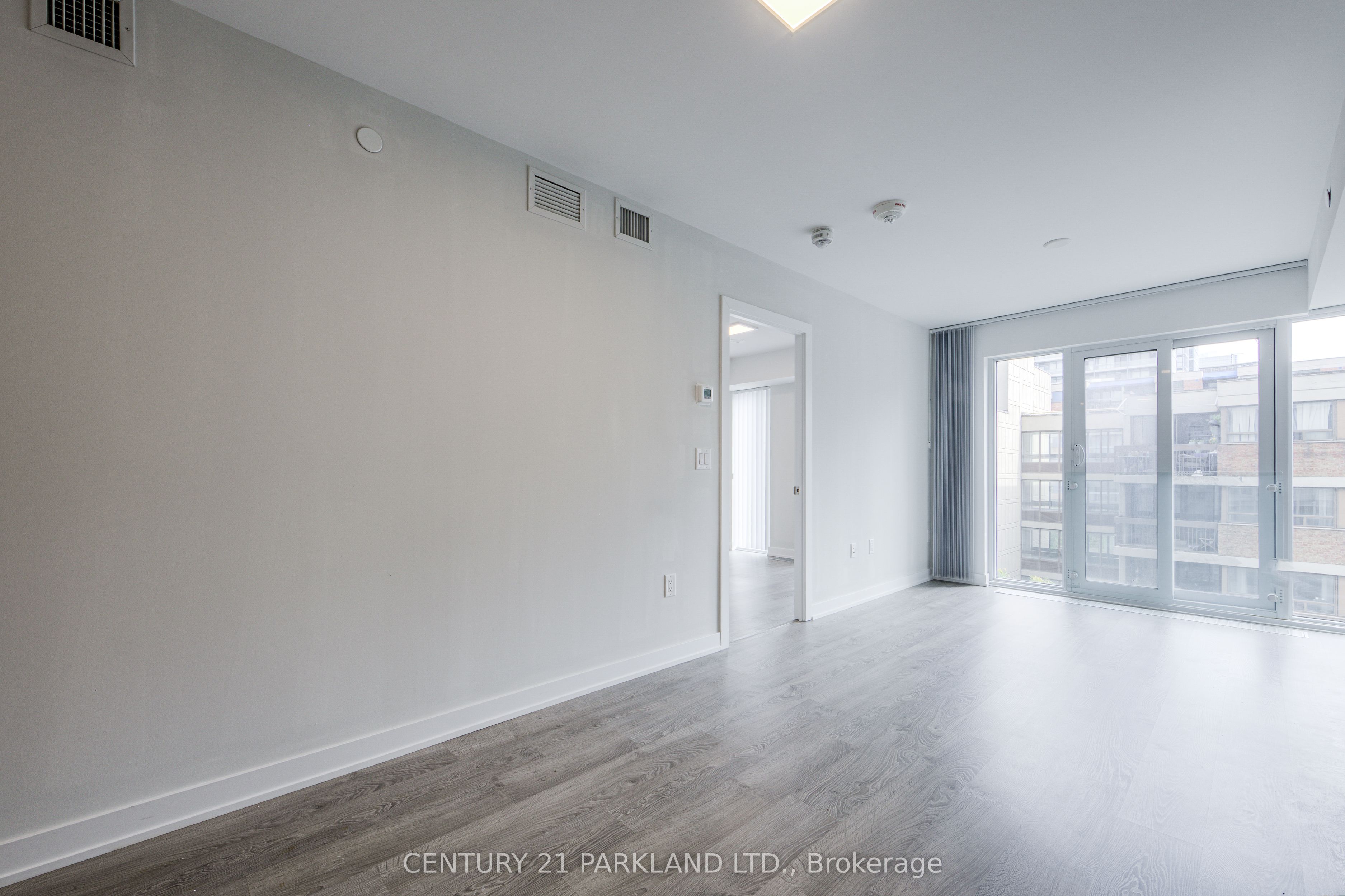 50 Mccaul Street 607 Property Photo 13
