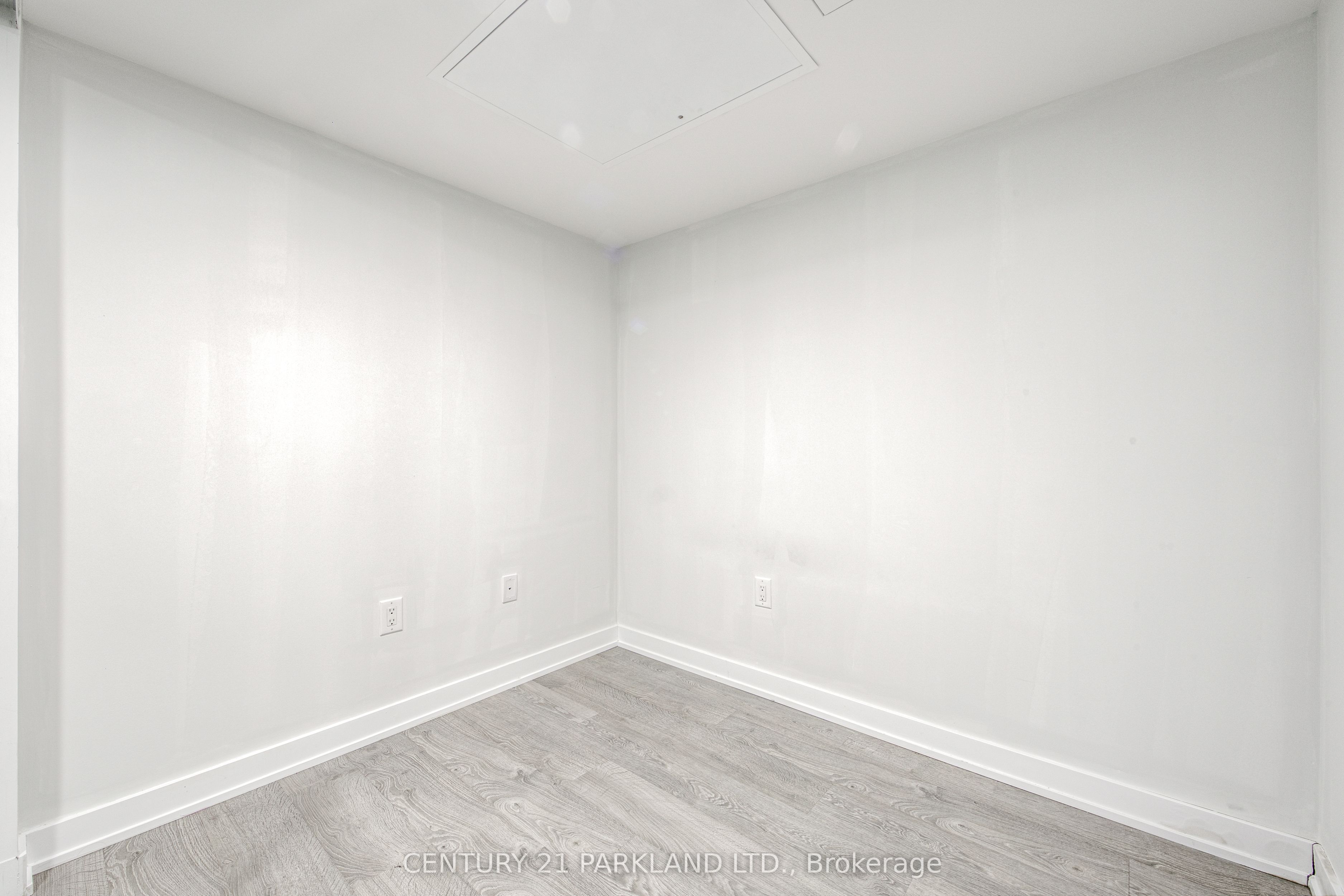 50 Mccaul Street 607 Property Photo 19