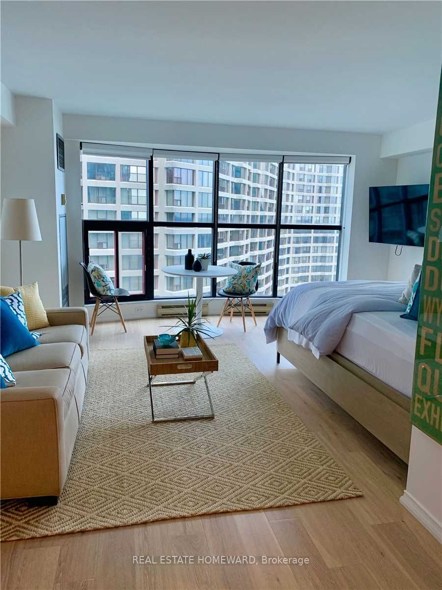 77 Harbour Square 2403 Property Photo 4