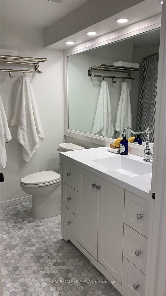 77 Harbour Square 2403 Property Photo 7