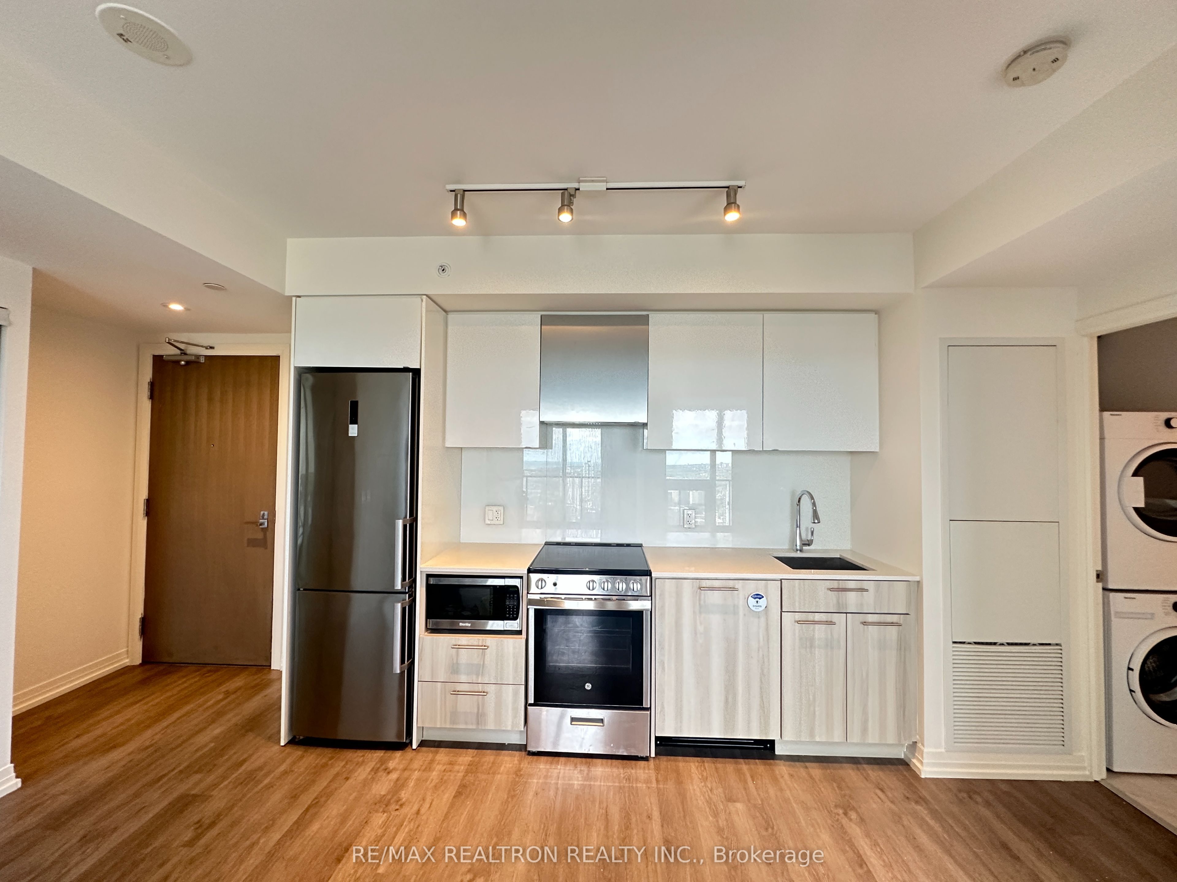 251 Jarvis Street 4513 Property Photo 1