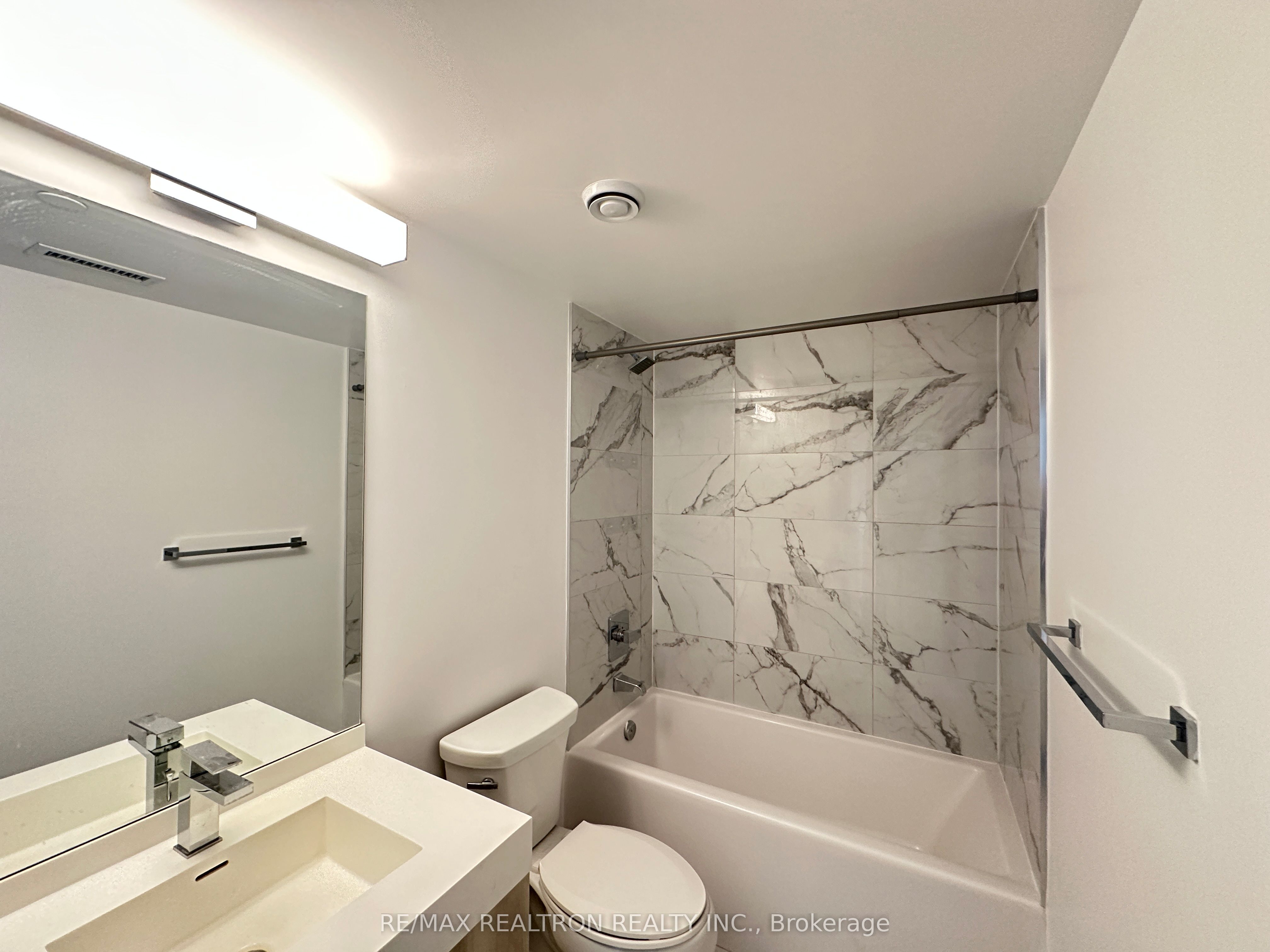 251 Jarvis Street 4513 Property Photo 5