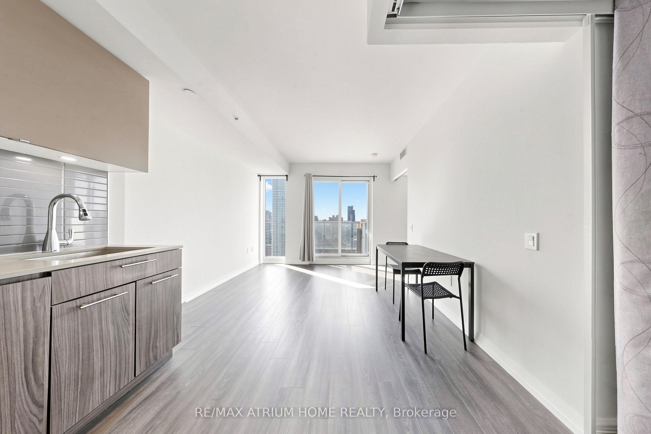 251 Jarvis Street 3609 Property Photo 11