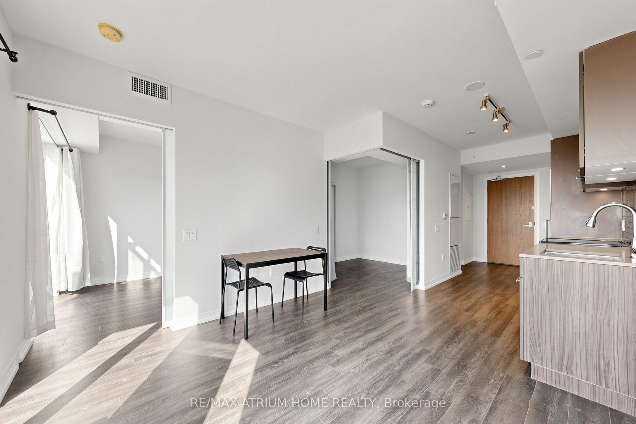 251 Jarvis Street 3609 Property Photo 12