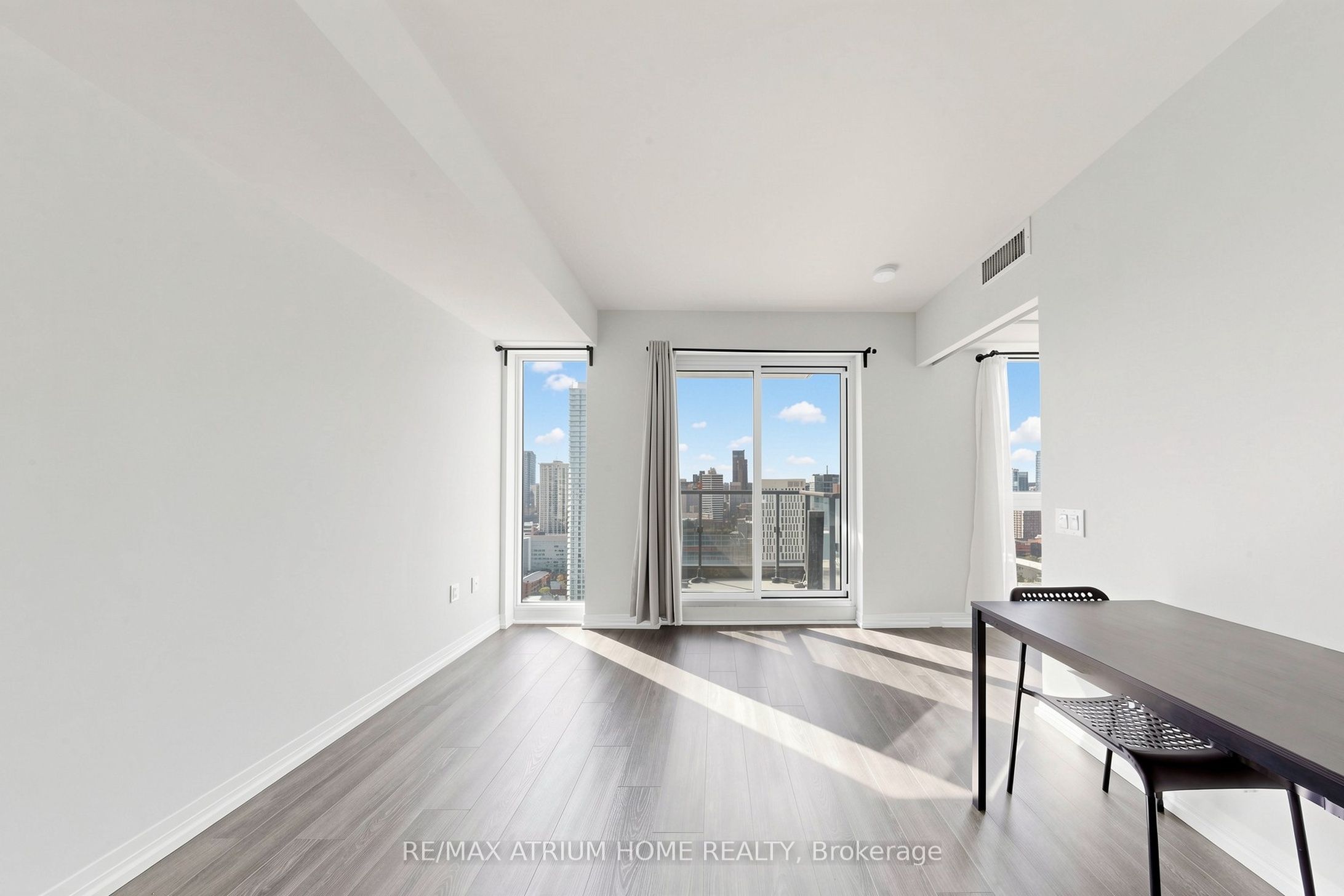251 Jarvis Street 3609 Property Photo 14