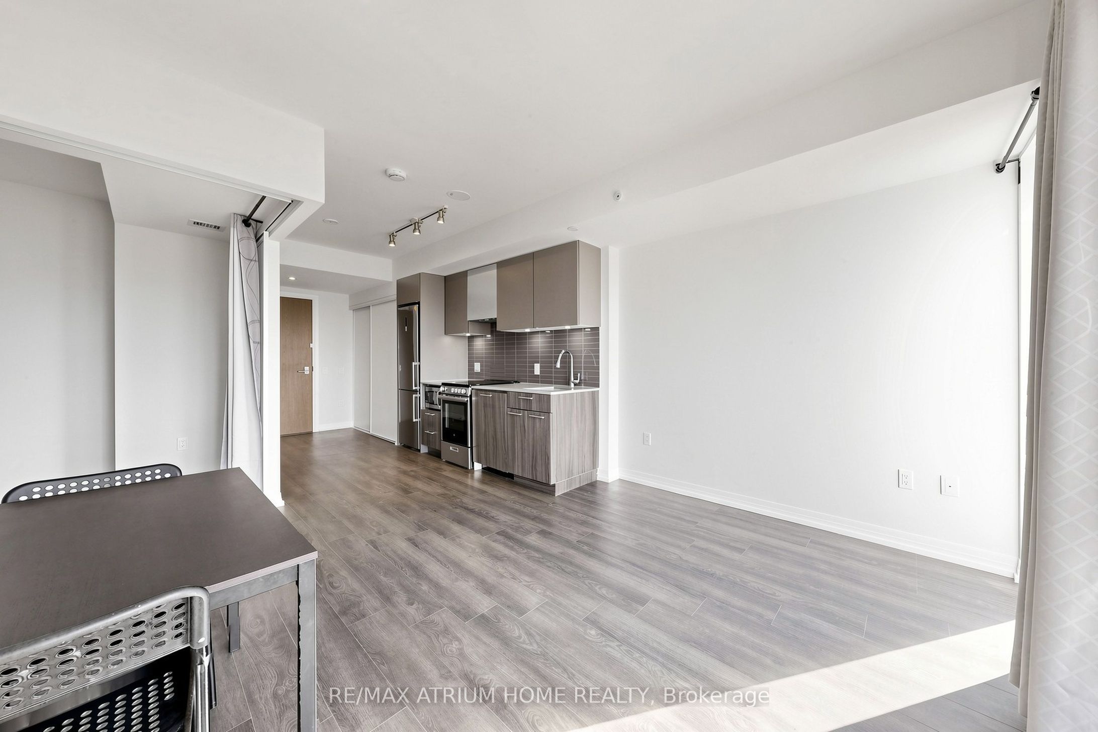 251 Jarvis Street 3609 Property Photo 15