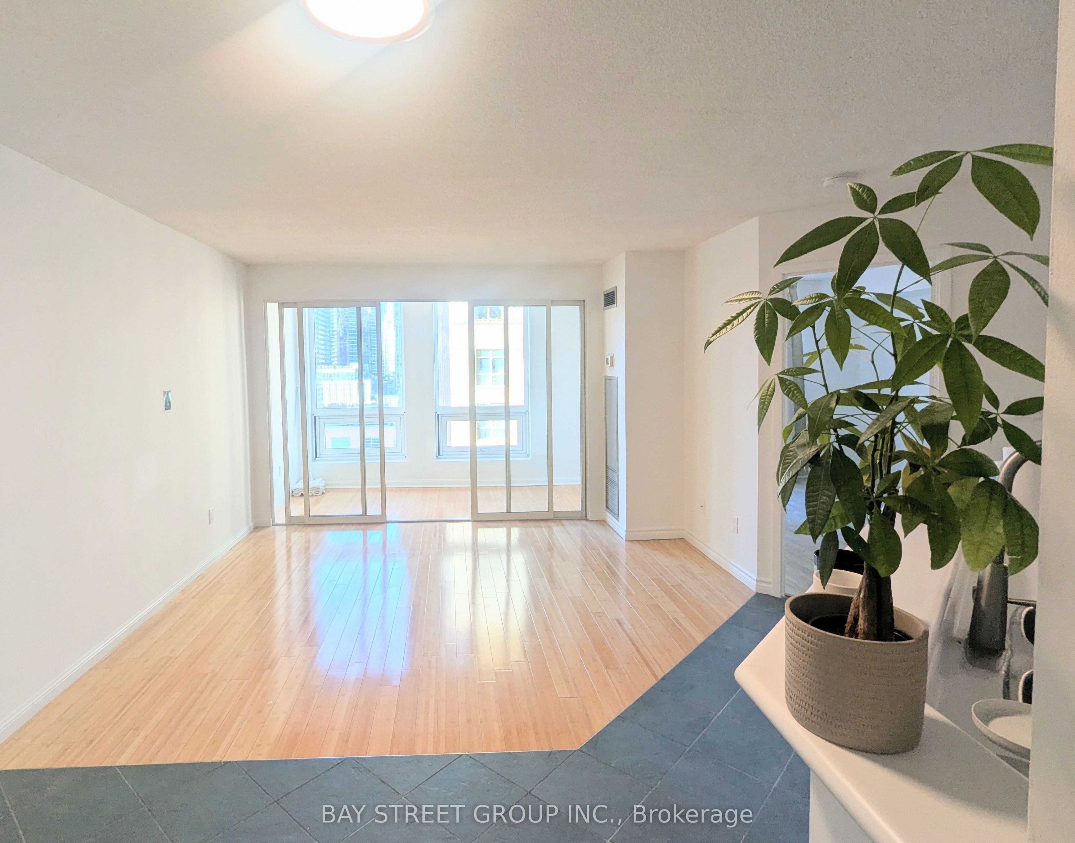 25 Grenville Street 1106 Property Photo 5