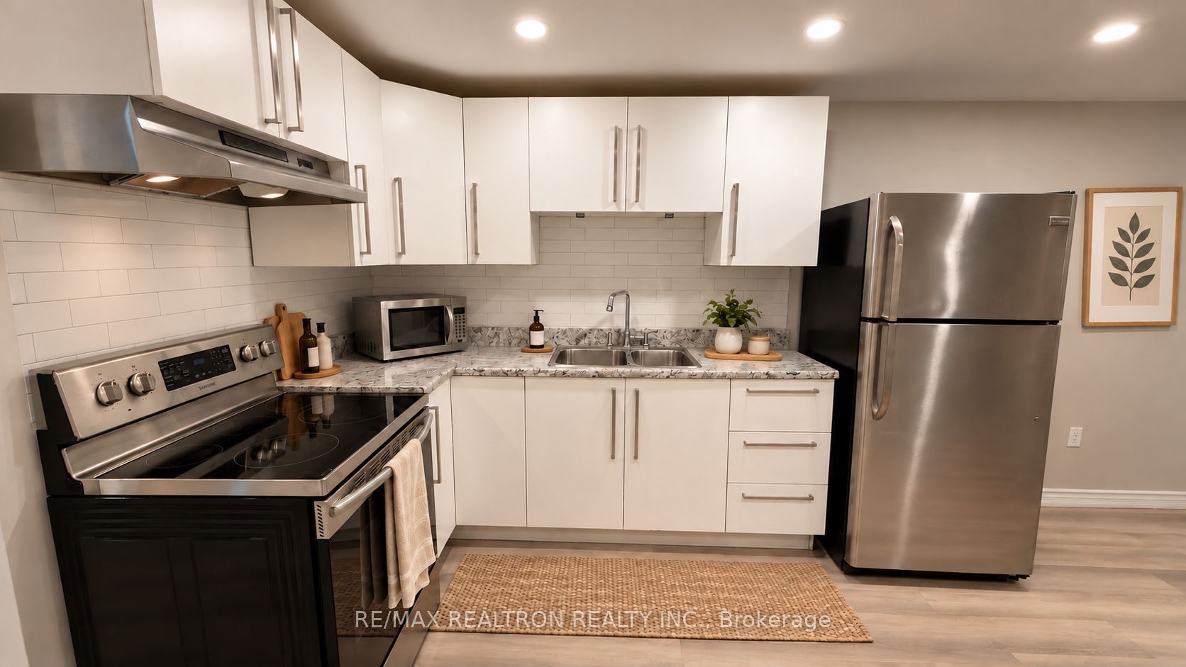 1047 Davenport Road Property Photo 4