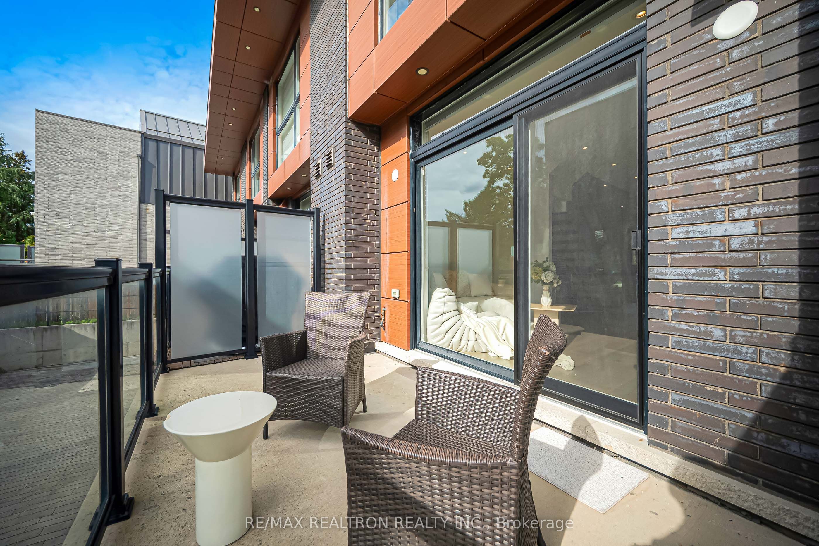 2962b Bayview Avenue Property Photo 23