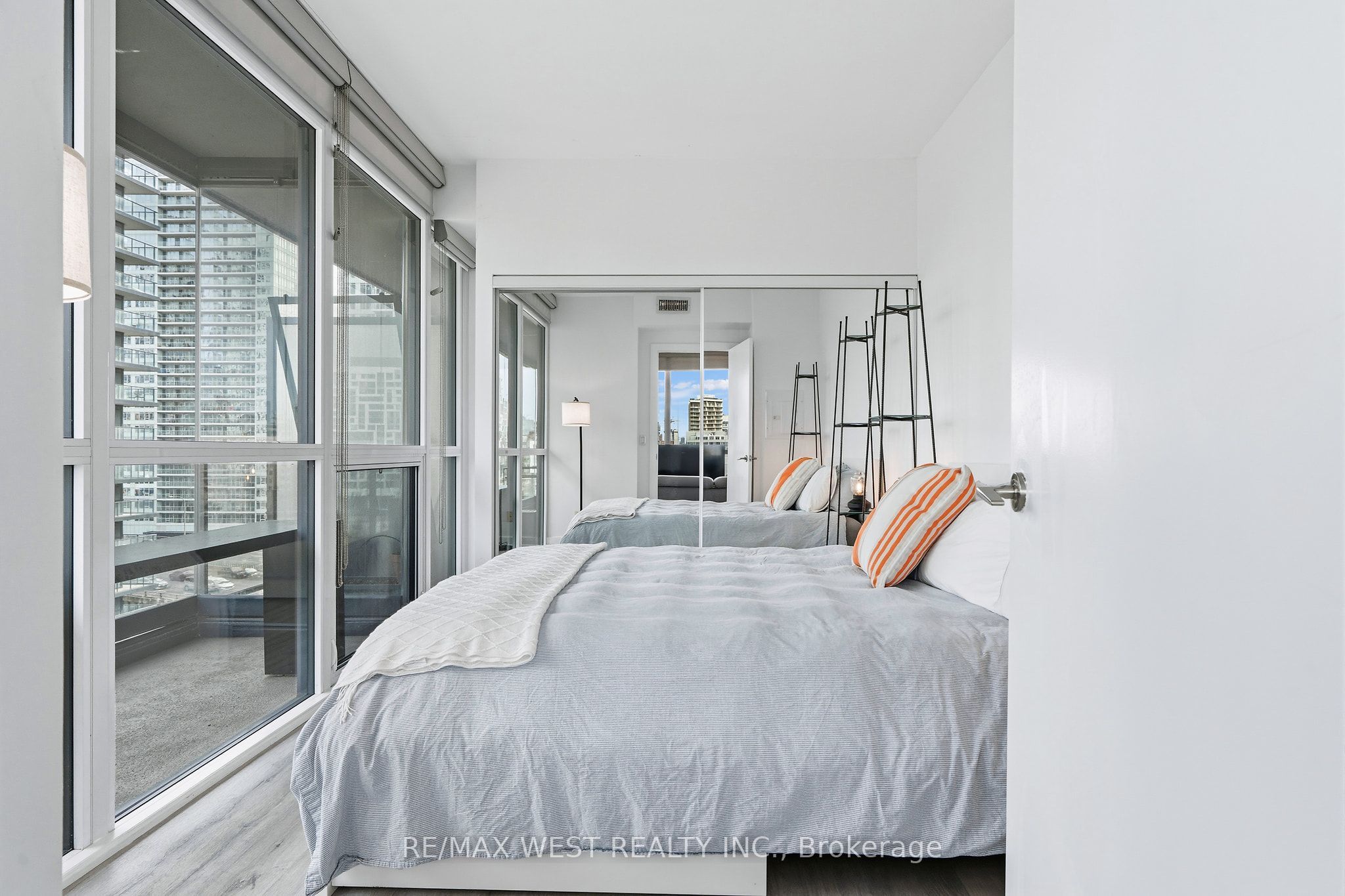 169 Fort York Boulevard 1002 Property Photo 17