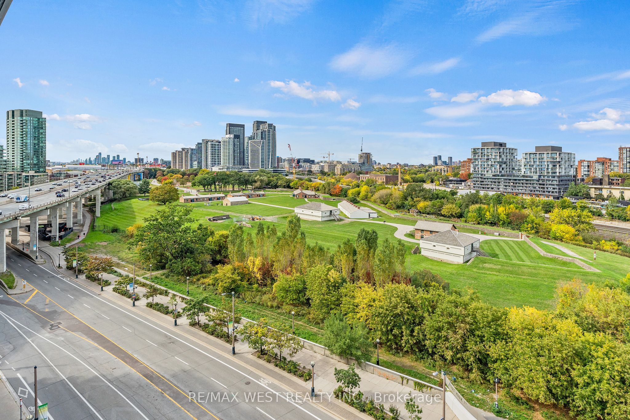 169 Fort York Boulevard 1002 Property Photo 22