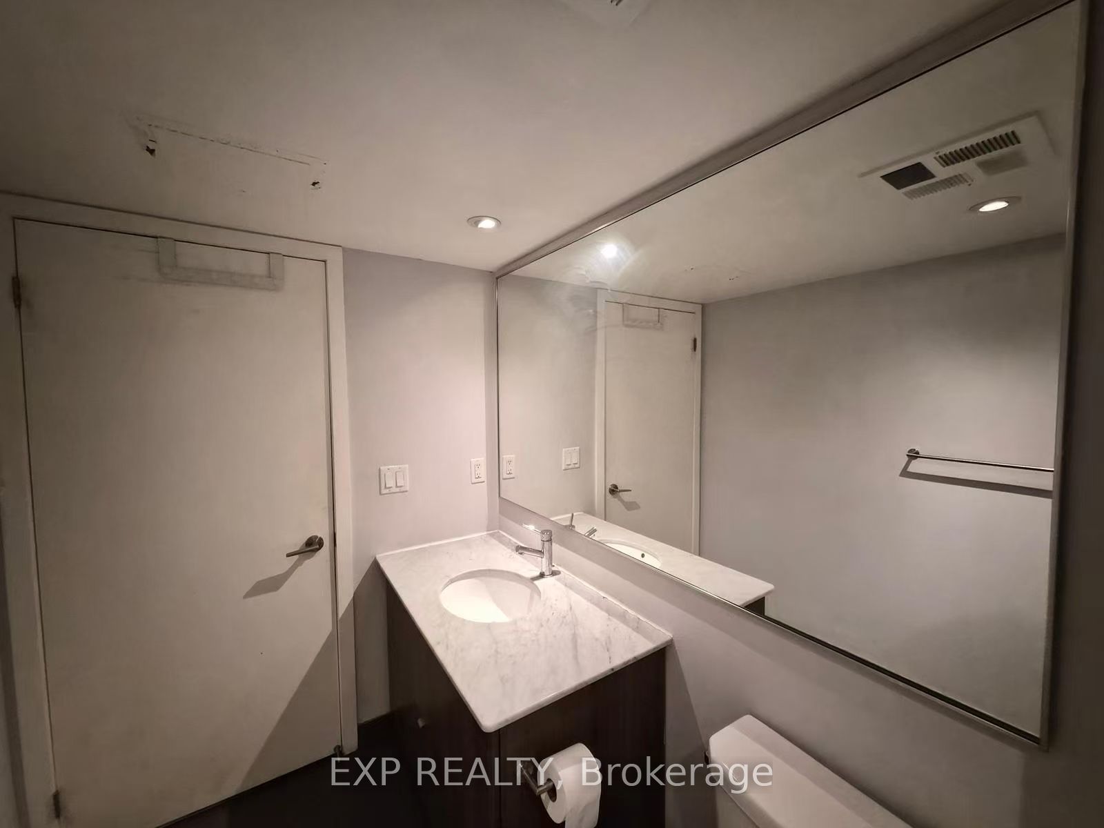 170 Fort York Boulevard 413 Property Photo 10