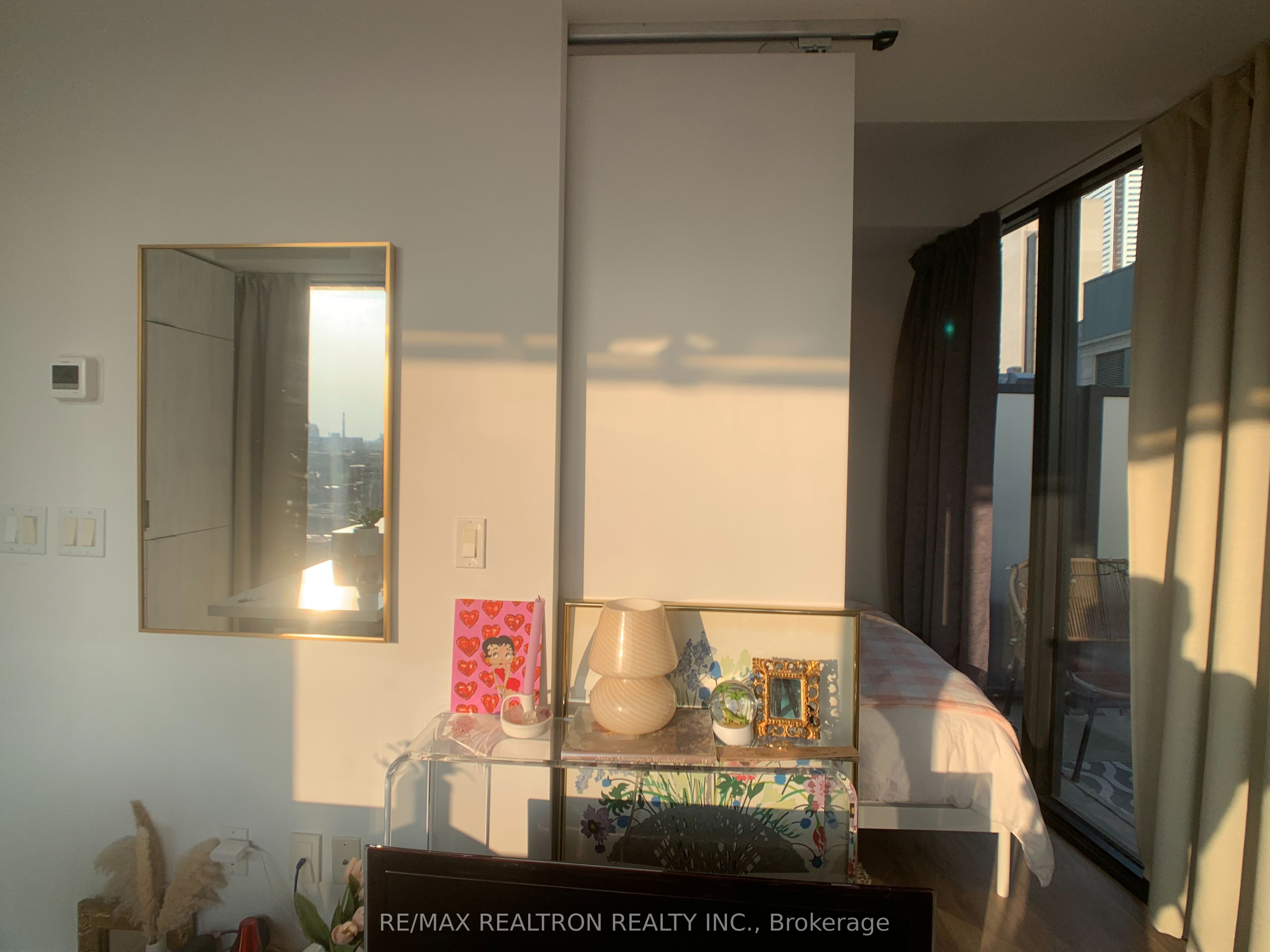 215 Queen Street W 1201 Property Photo 5