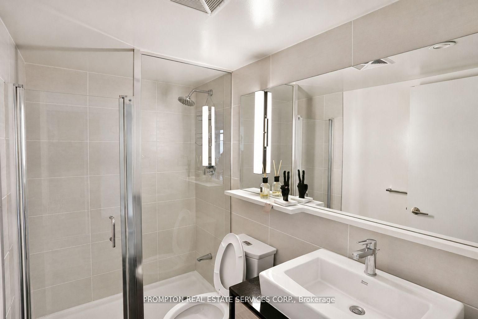 72 Esther Shiner Boulevard 717 Property Photo 26