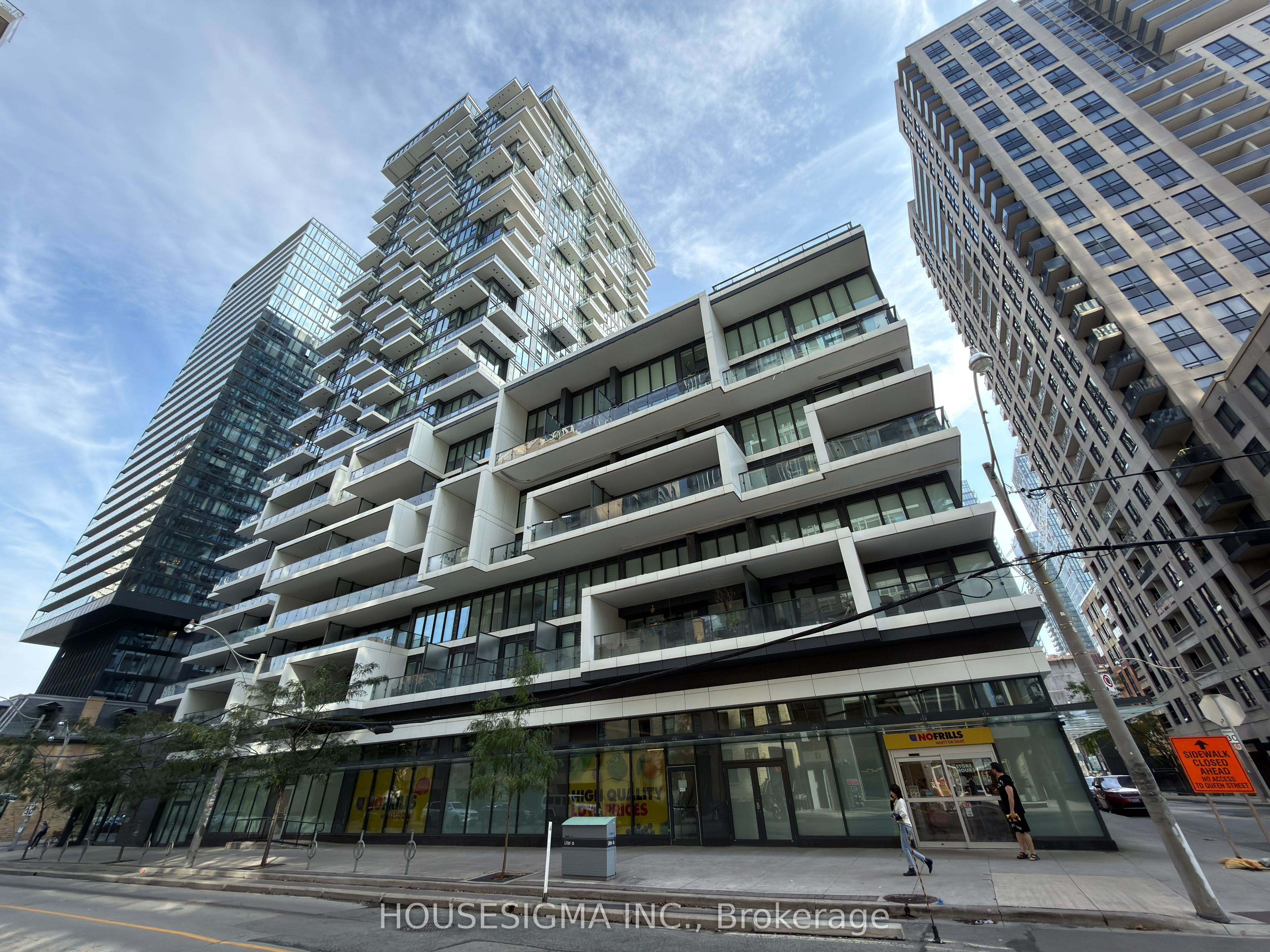 77 Shuter Street 612 Property Photo 2
