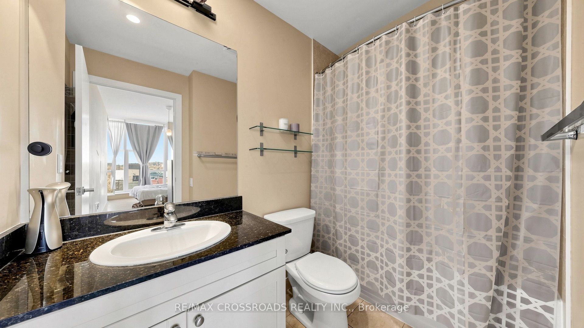 30 Canterbury Place 606 Property Photo 14