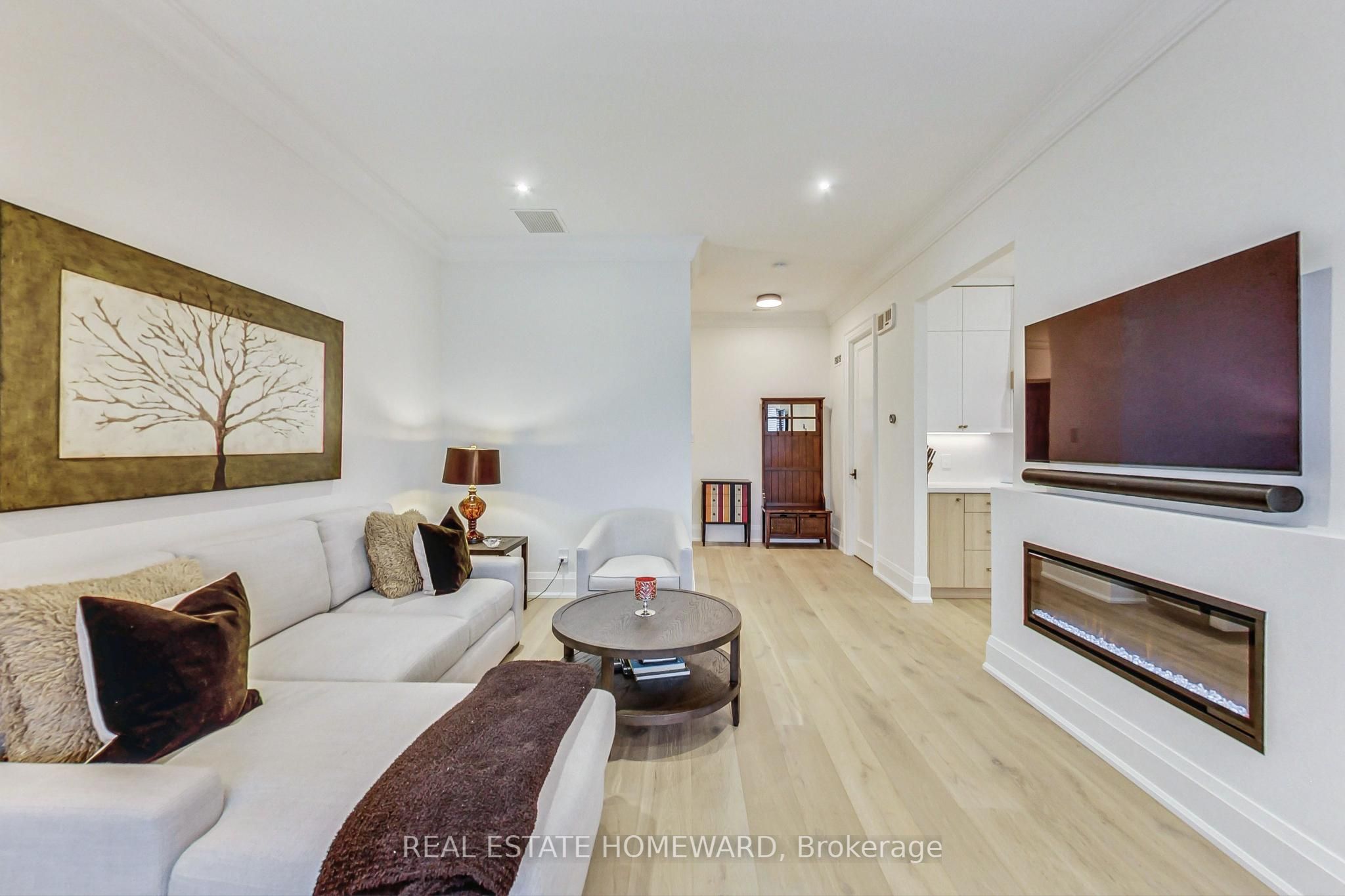 55 Harbour Square 3612 Property Photo 5