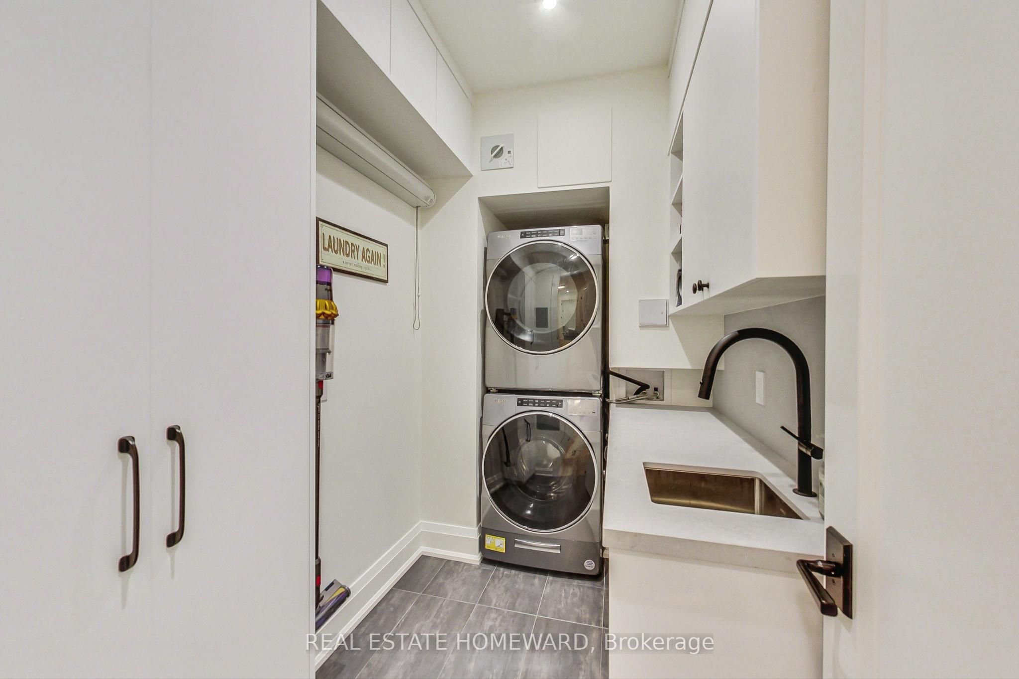 55 Harbour Square 3612 Property Photo 13