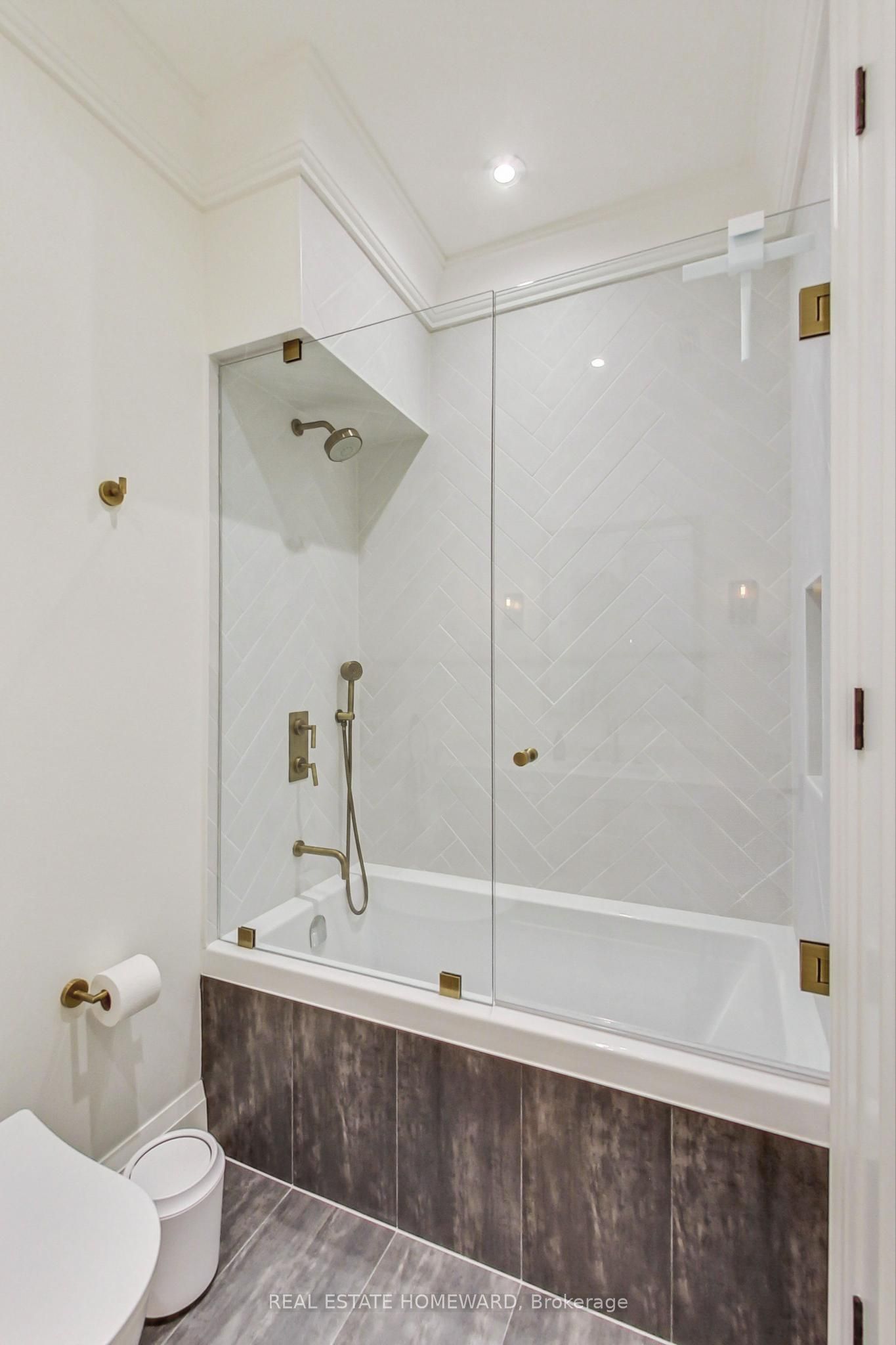 55 Harbour Square 3612 Property Photo 16