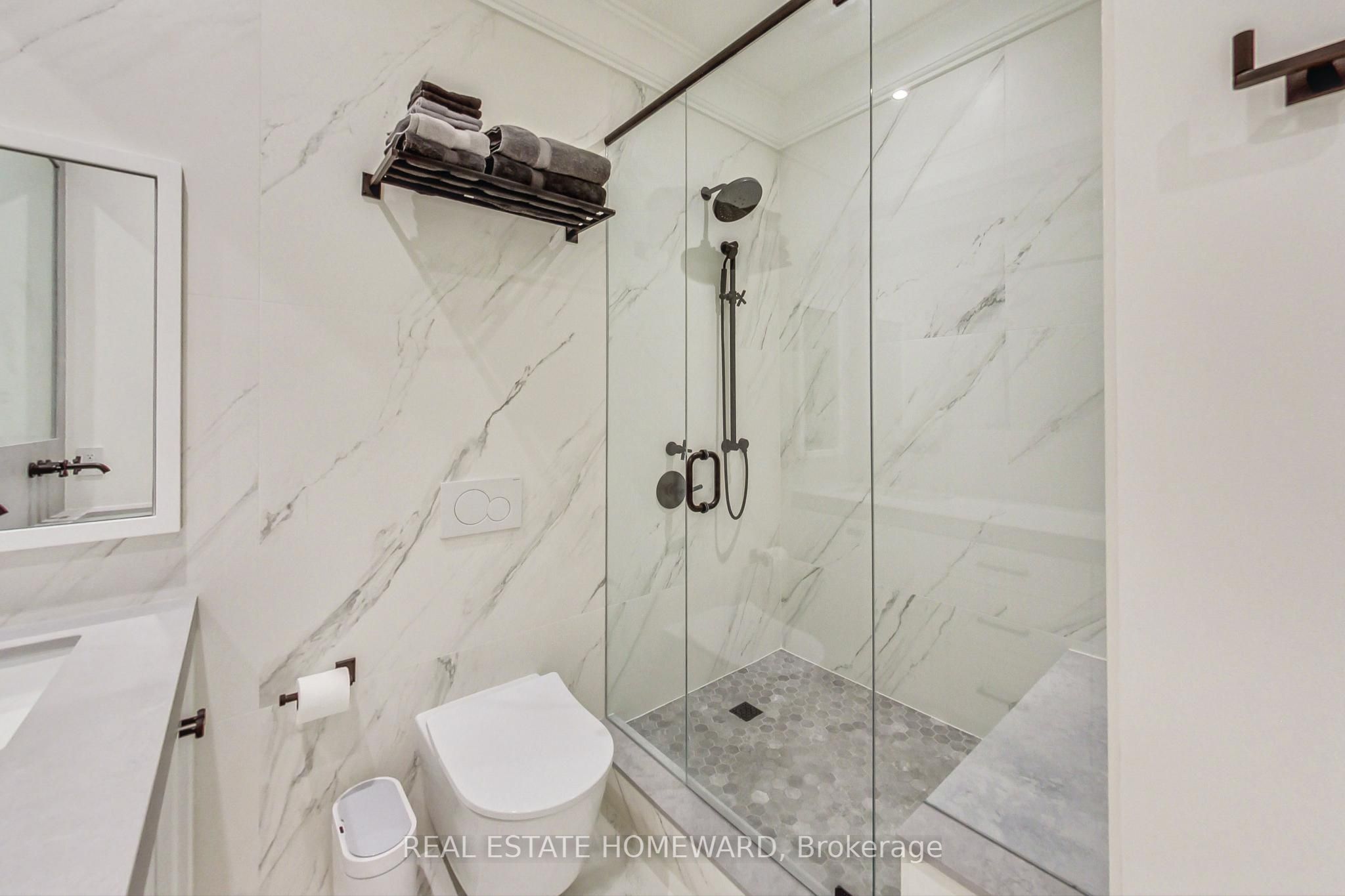 55 Harbour Square 3612 Property Photo 19