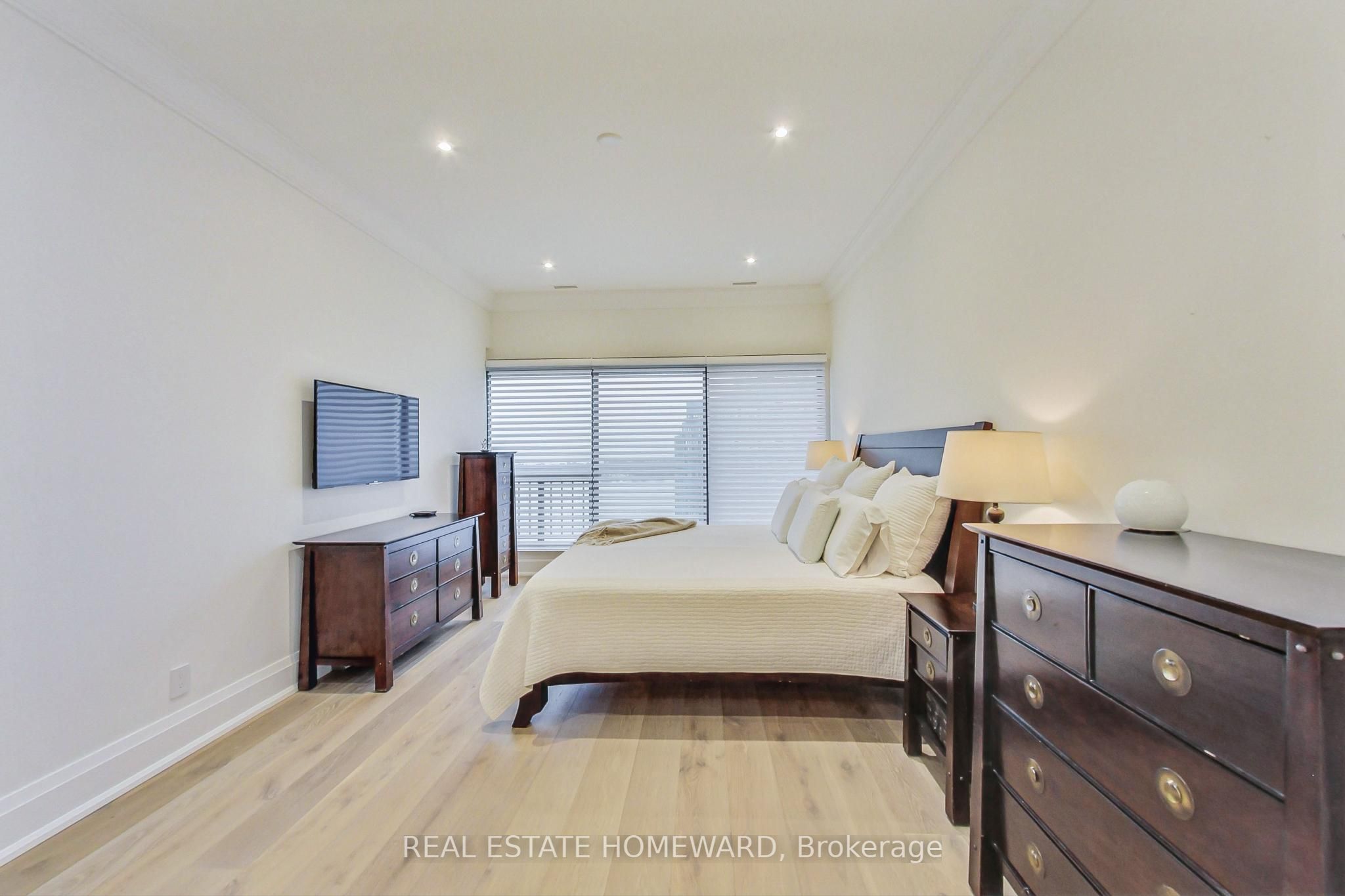 55 Harbour Square 3612 Property Photo 21