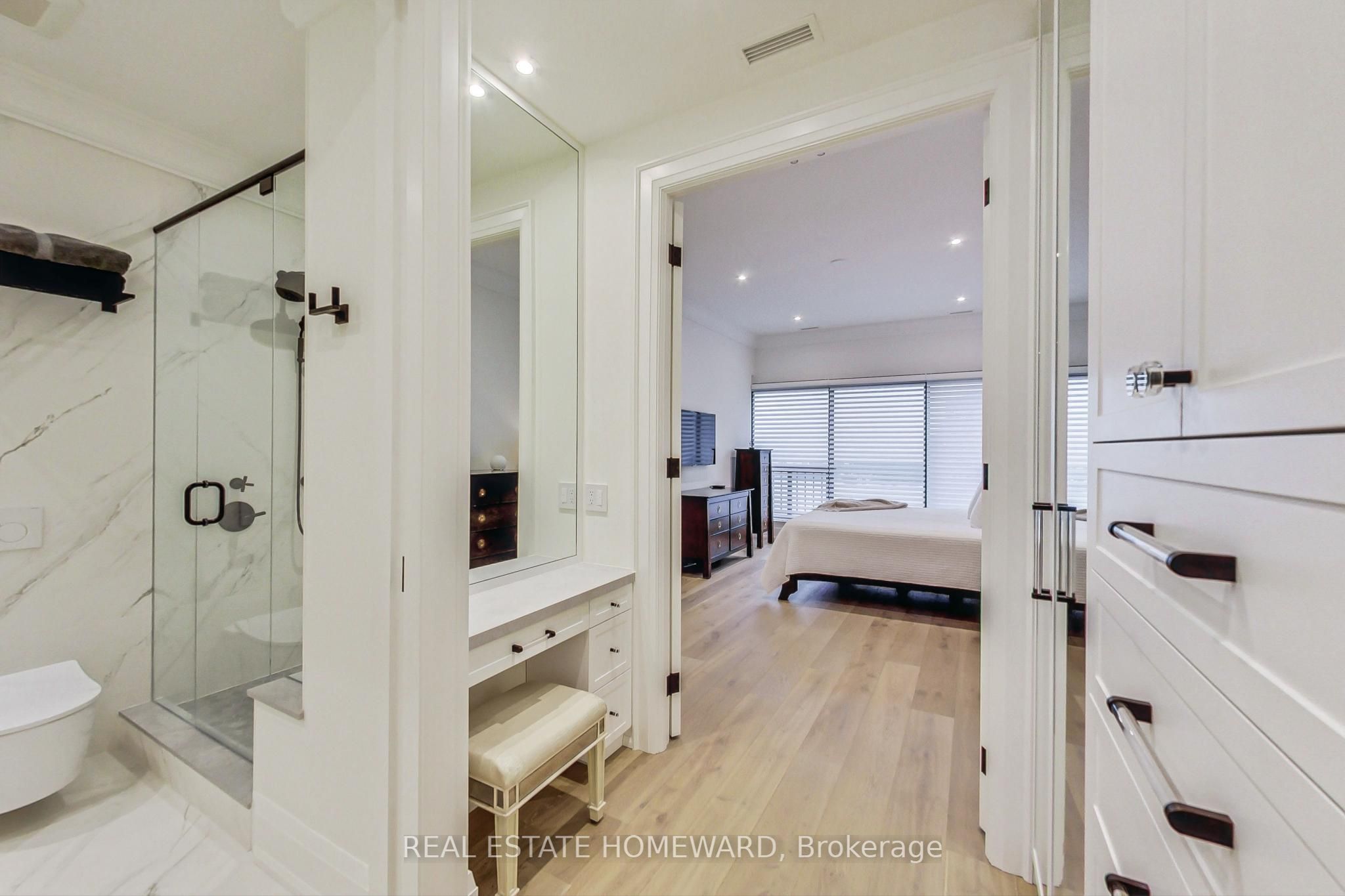 55 Harbour Square 3612 Property Photo 22