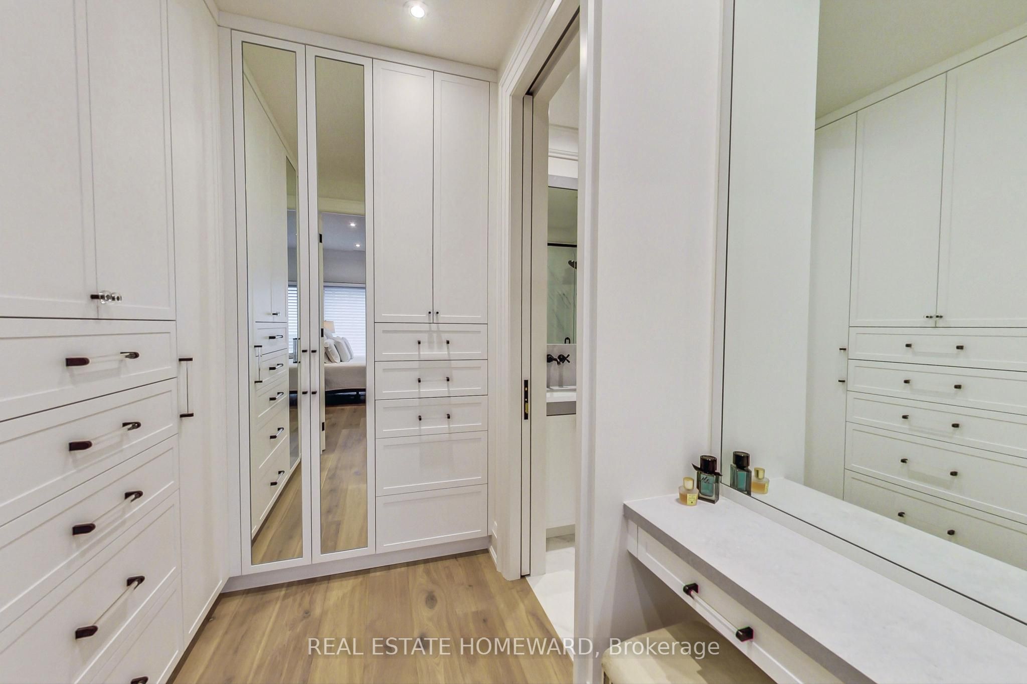55 Harbour Square 3612 Property Photo 23