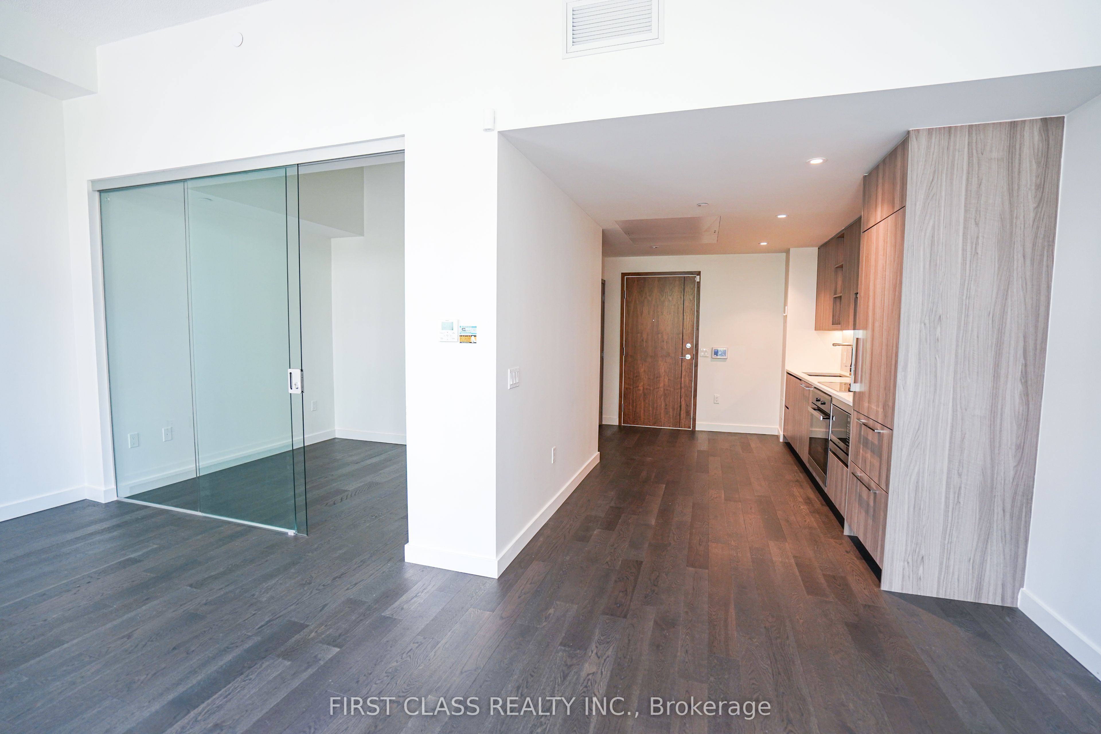 95 Mcmahon Drive Th103 Property Photo 4