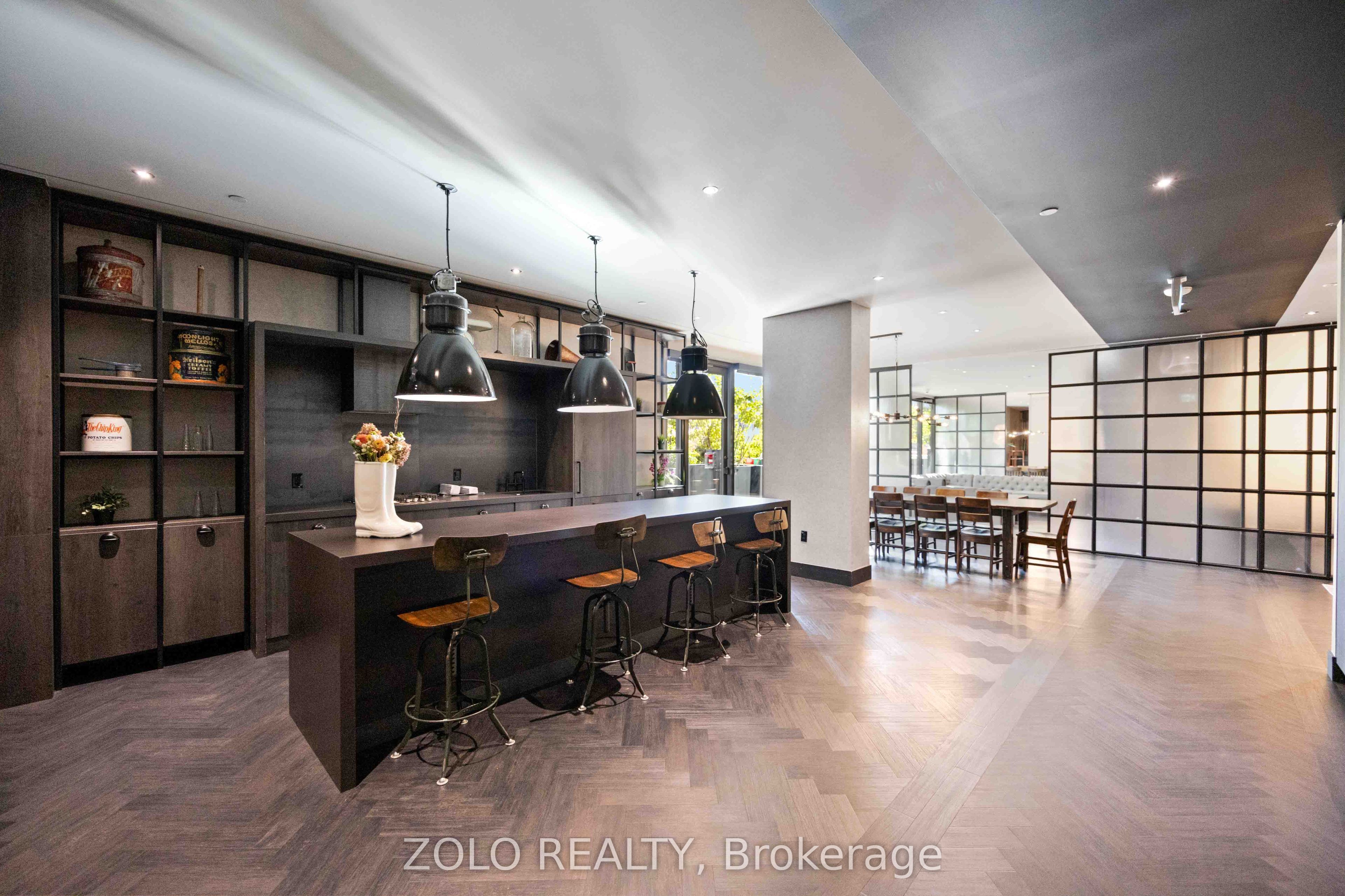 505 Richmond Street W 25 Property Photo 8