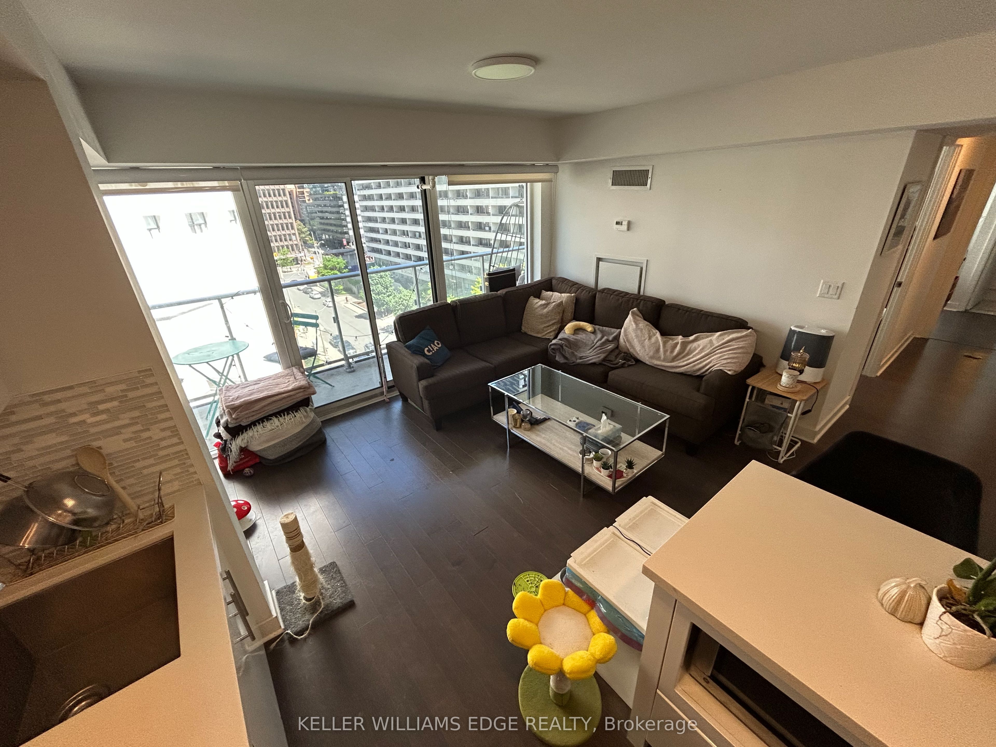 58 Orchard View Boulevard 707 Property Photo 11
