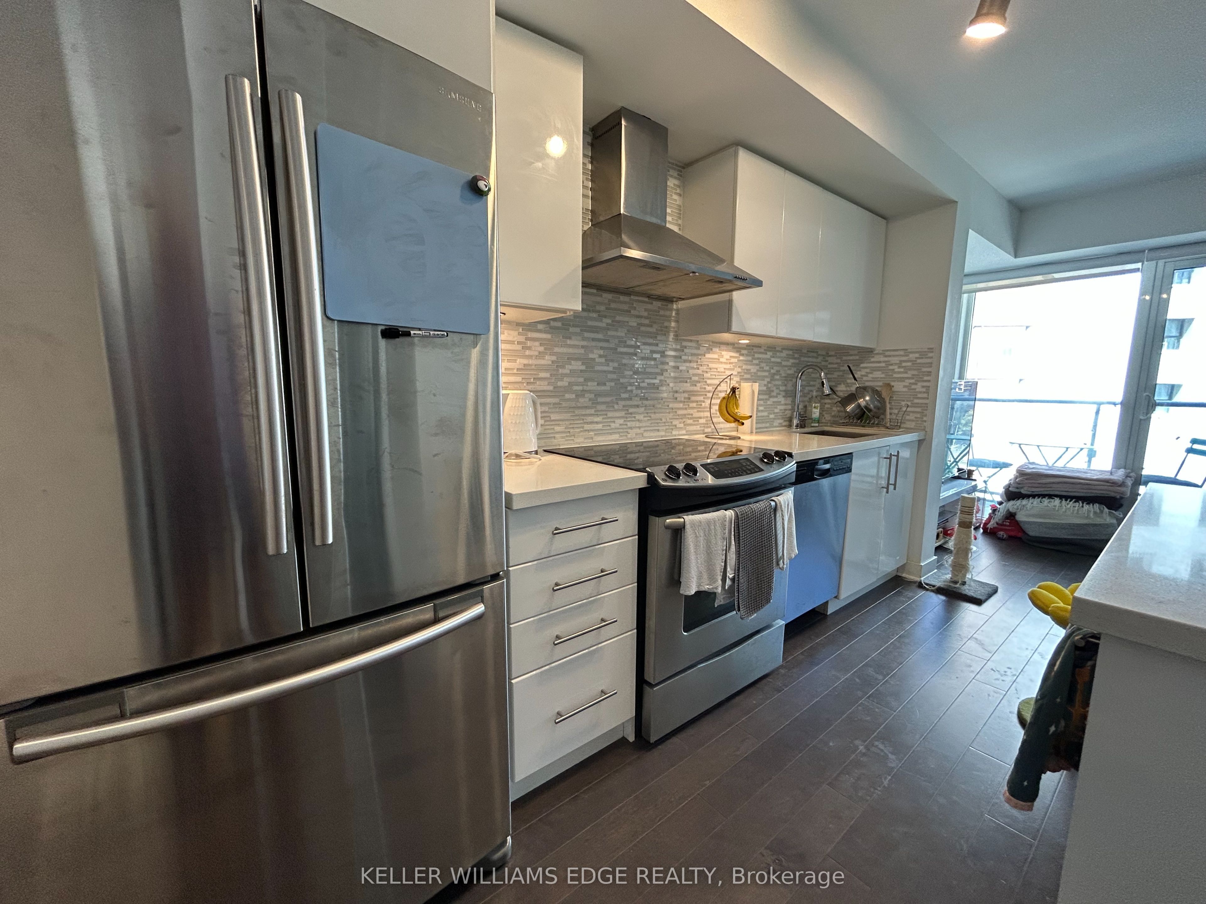 58 Orchard View Boulevard 707 Property Photo 13