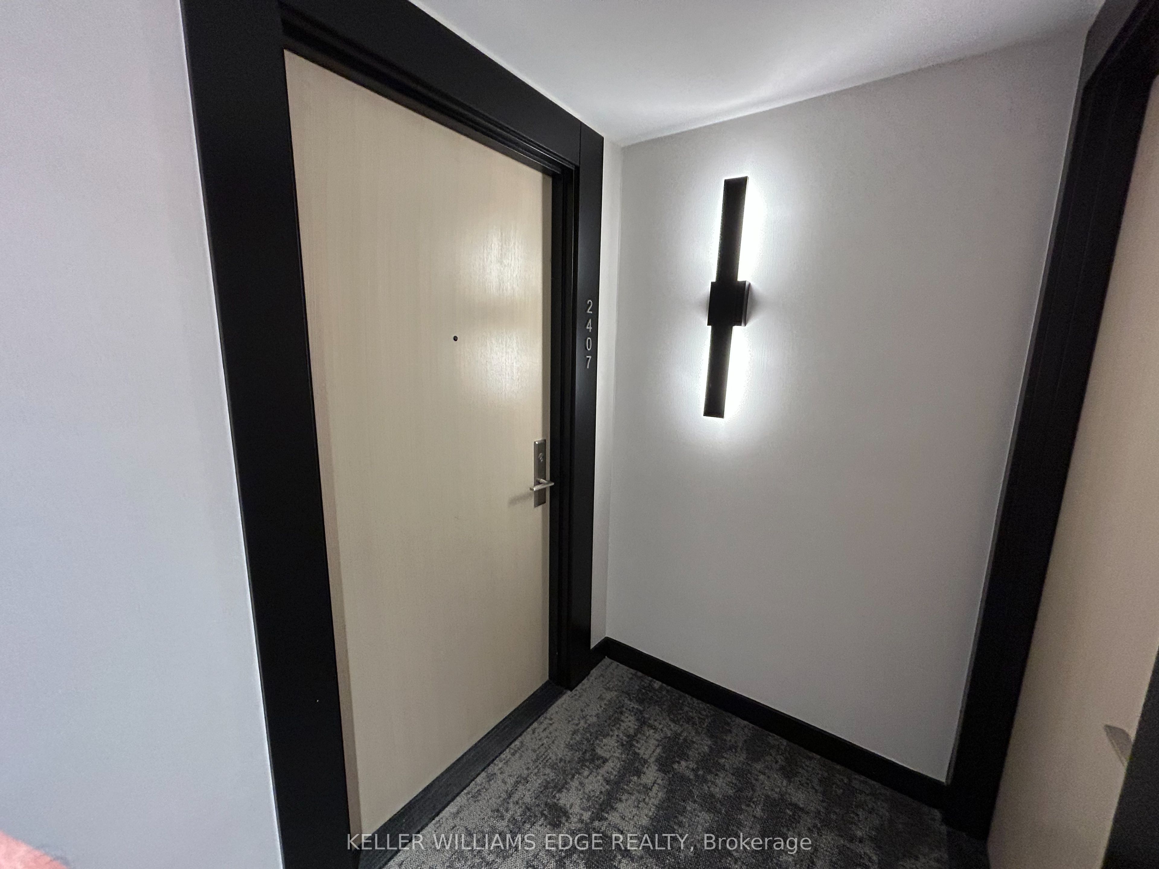 395 Bloor Street E 2407 Property Photo 2