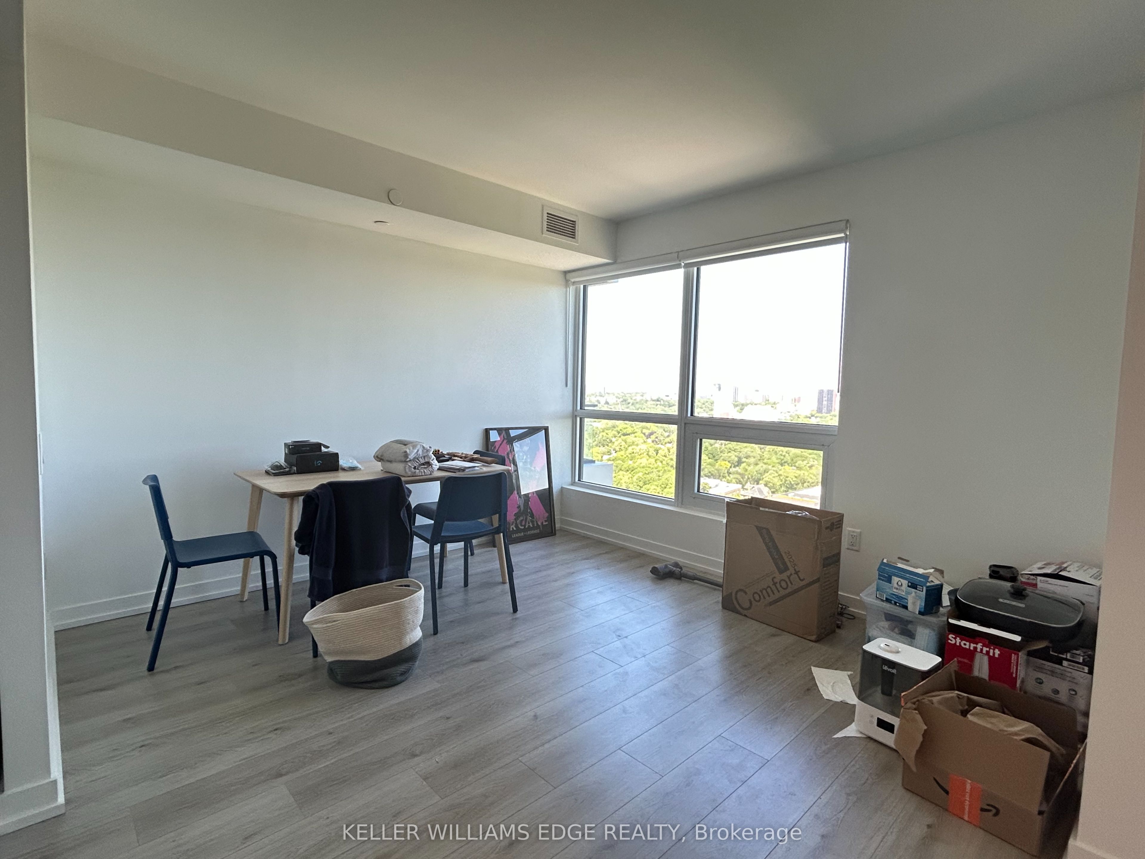 395 Bloor Street E 2407 Property Photo 3