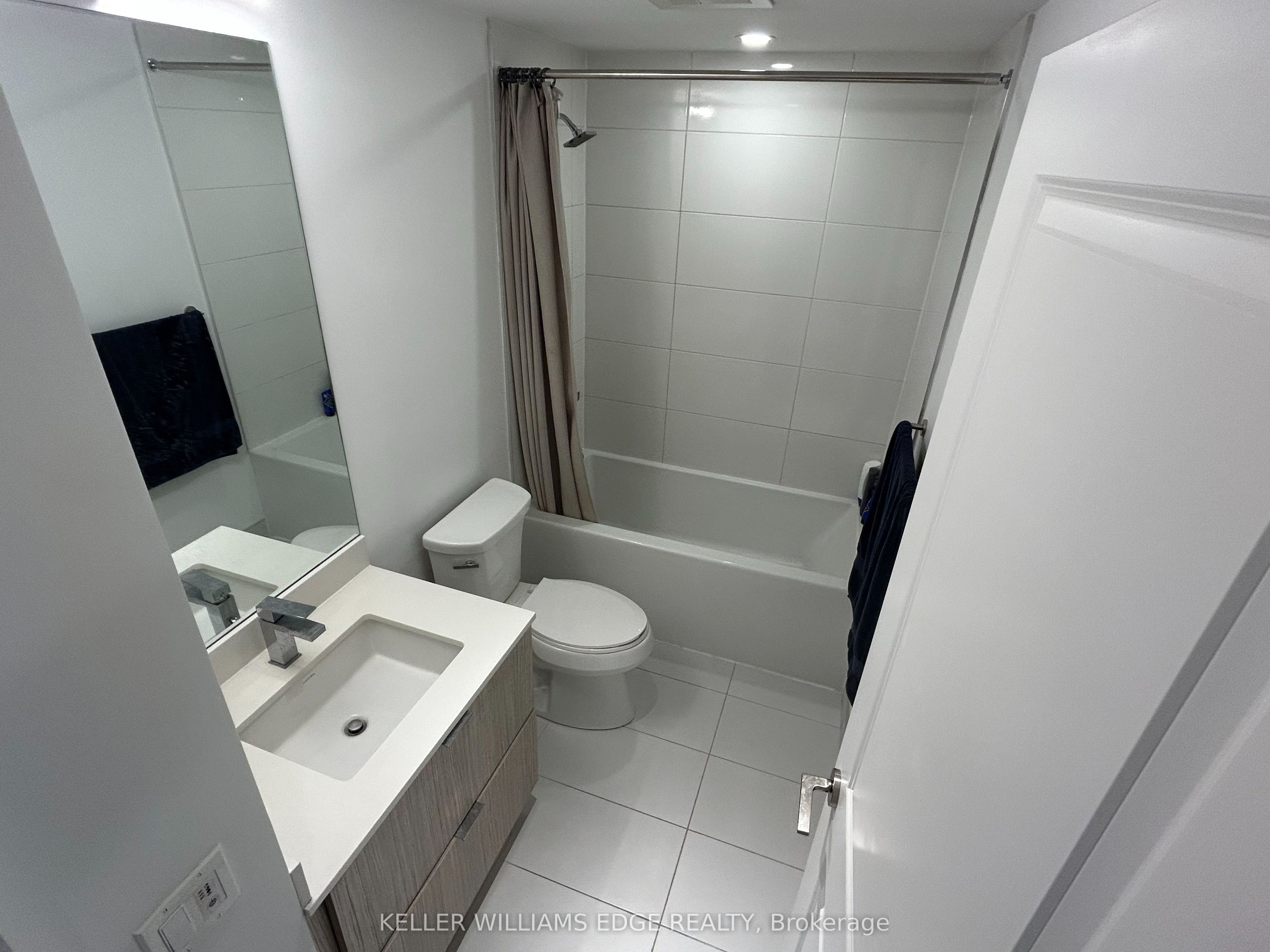 395 Bloor Street E 2407 Property Photo 6