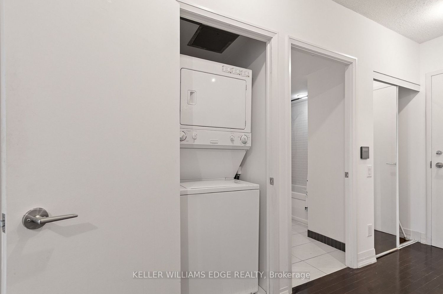25 Carlton Street 2308 Property Photo 15